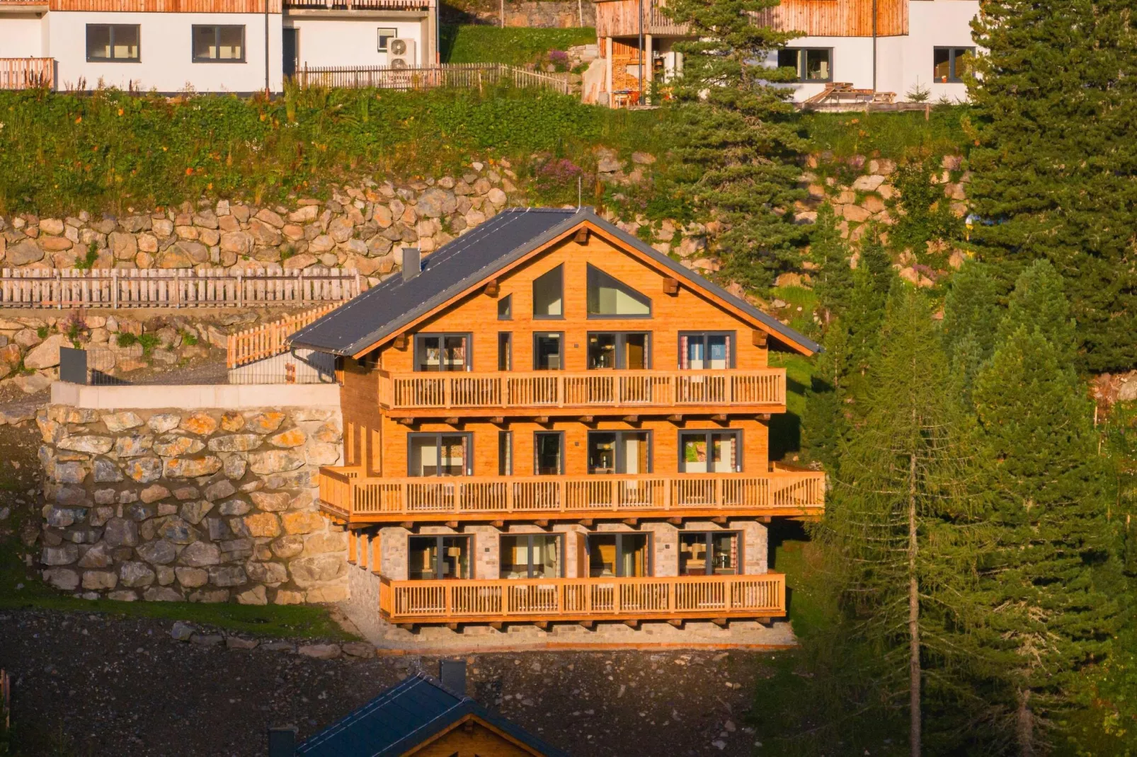 Turrach Lodges 4-Exterior summer