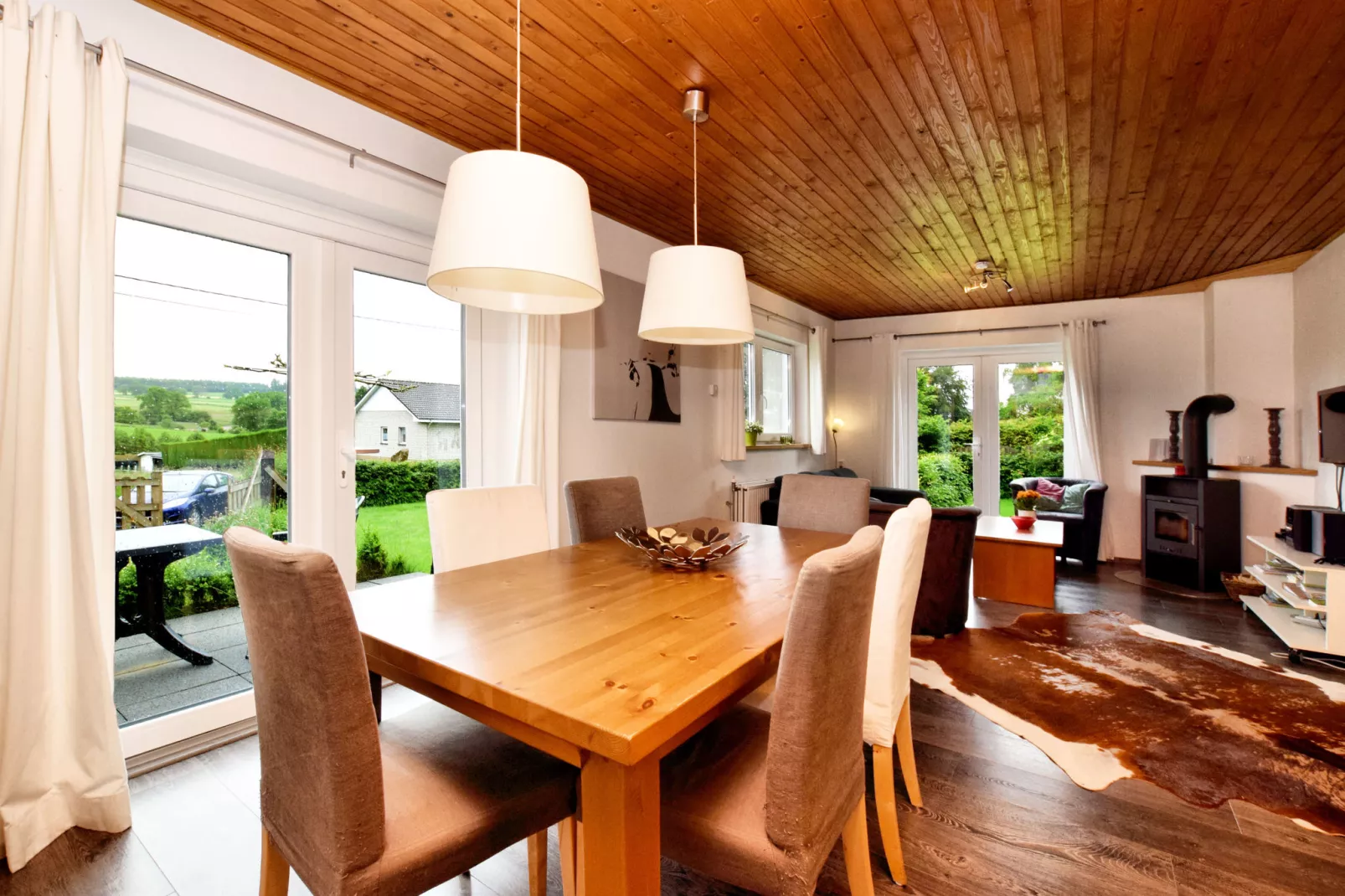 Chez Beau-Dining room