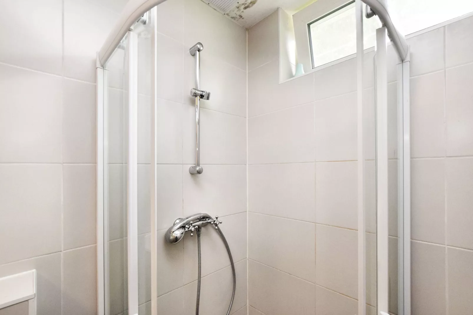 Chez Beau-Bathroom