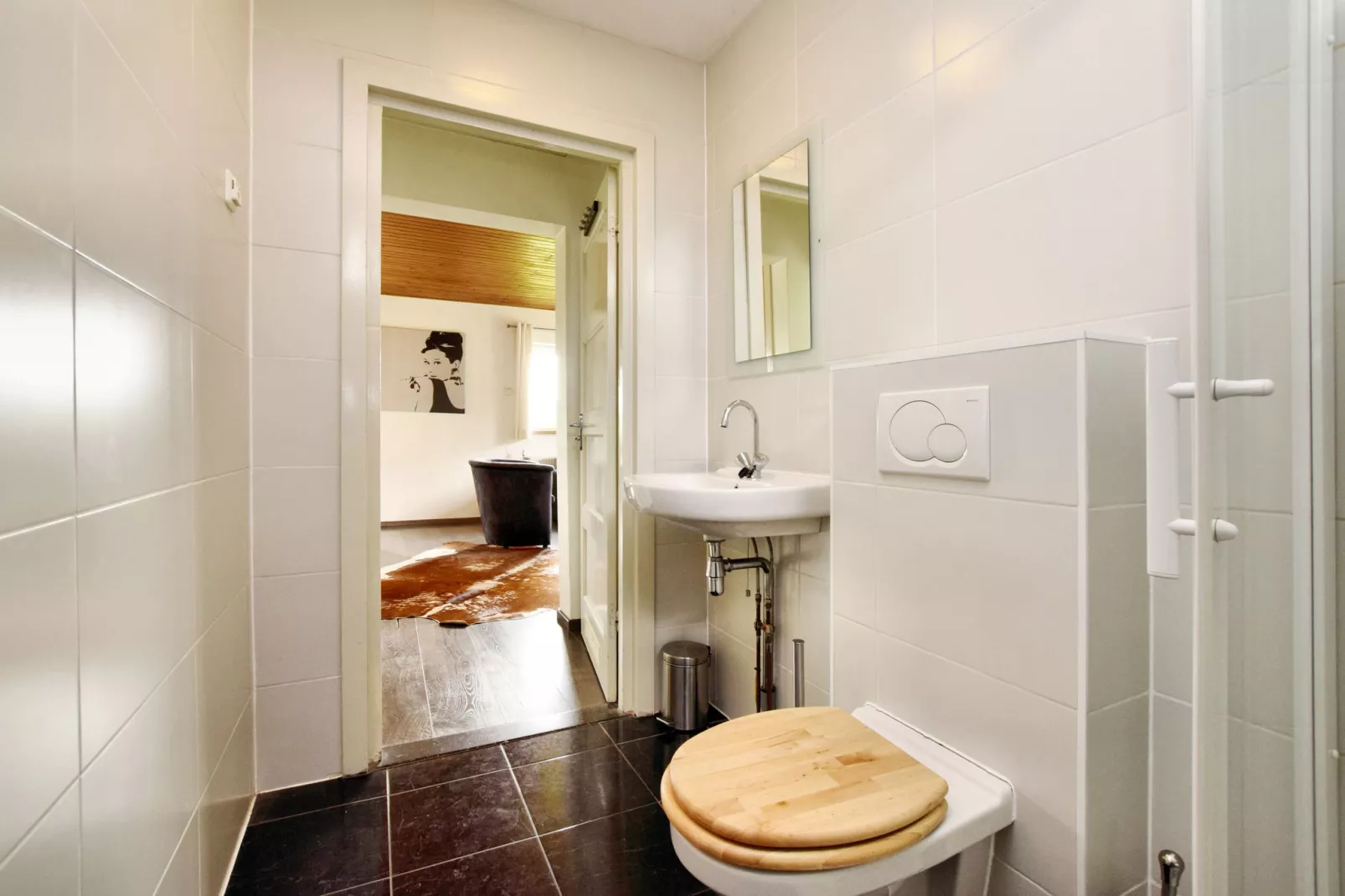 Chez Beau-Bathroom