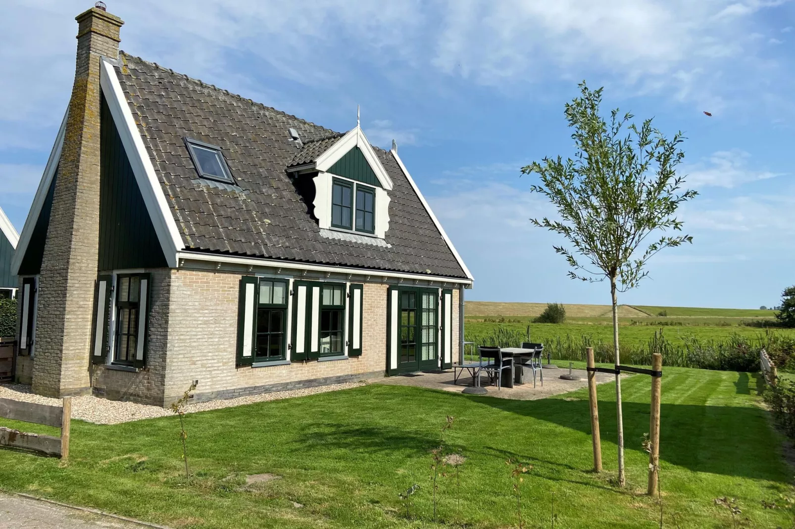 Recreatiepark Wiringherlant  - Villa 10-Exterior summer
