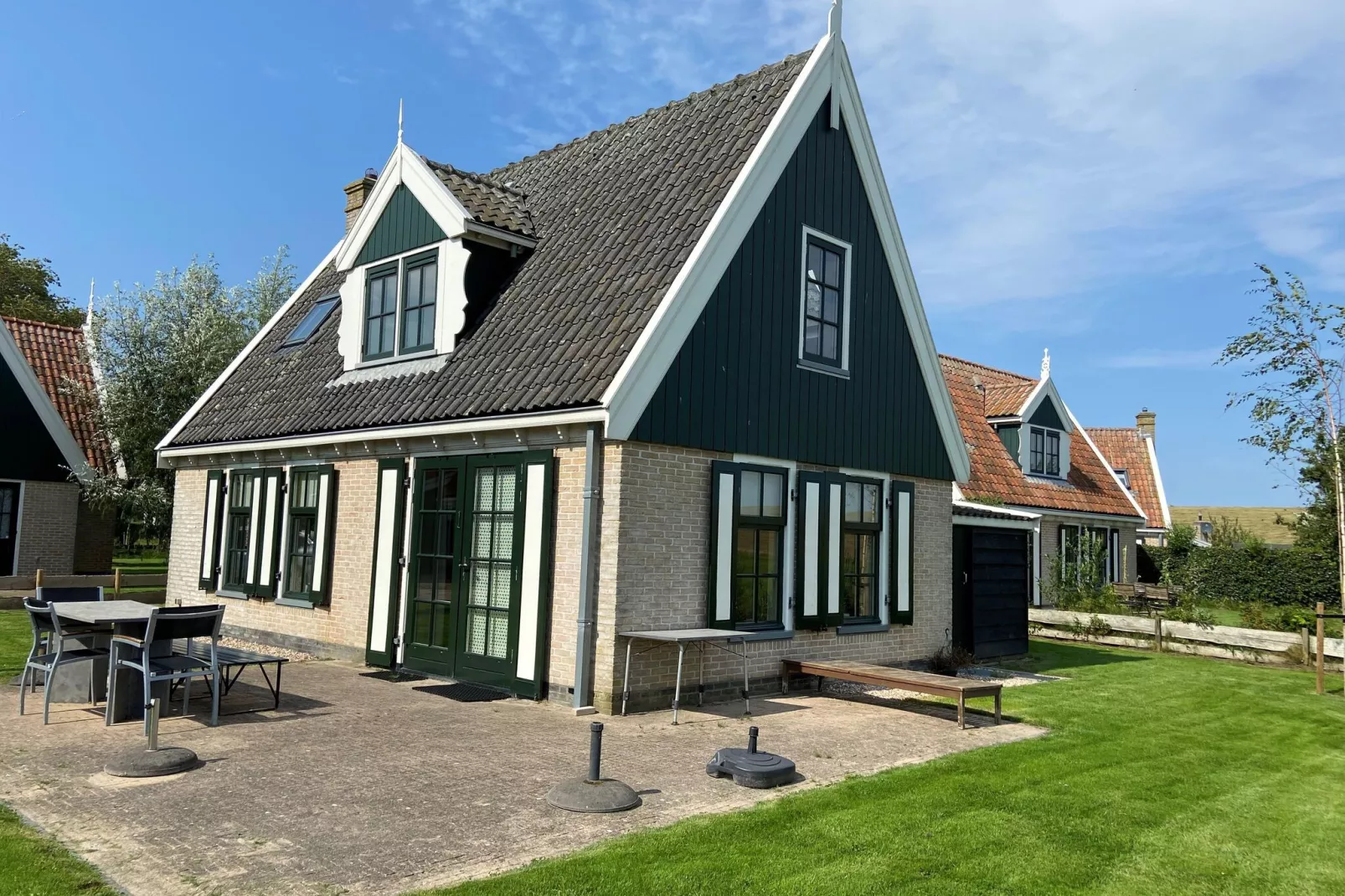 Recreatiepark Wiringherlant  - Villa 10-Exterior summer