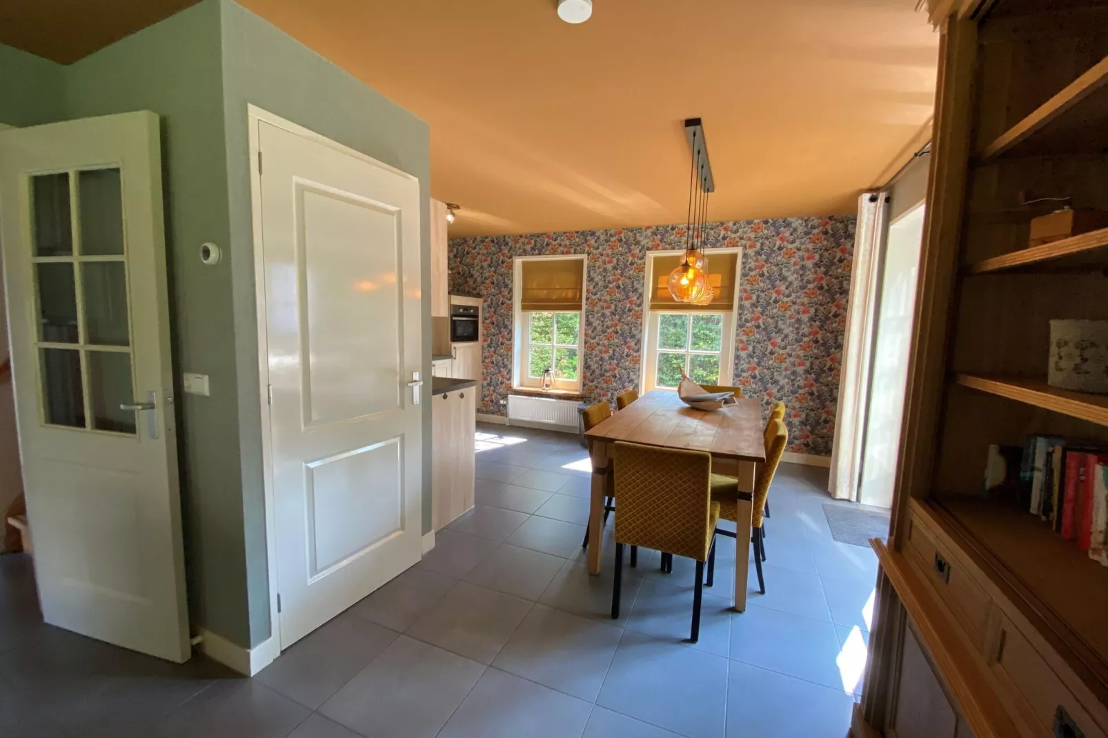 Recreatiepark Wiringherlant - Villa 18-Dining room