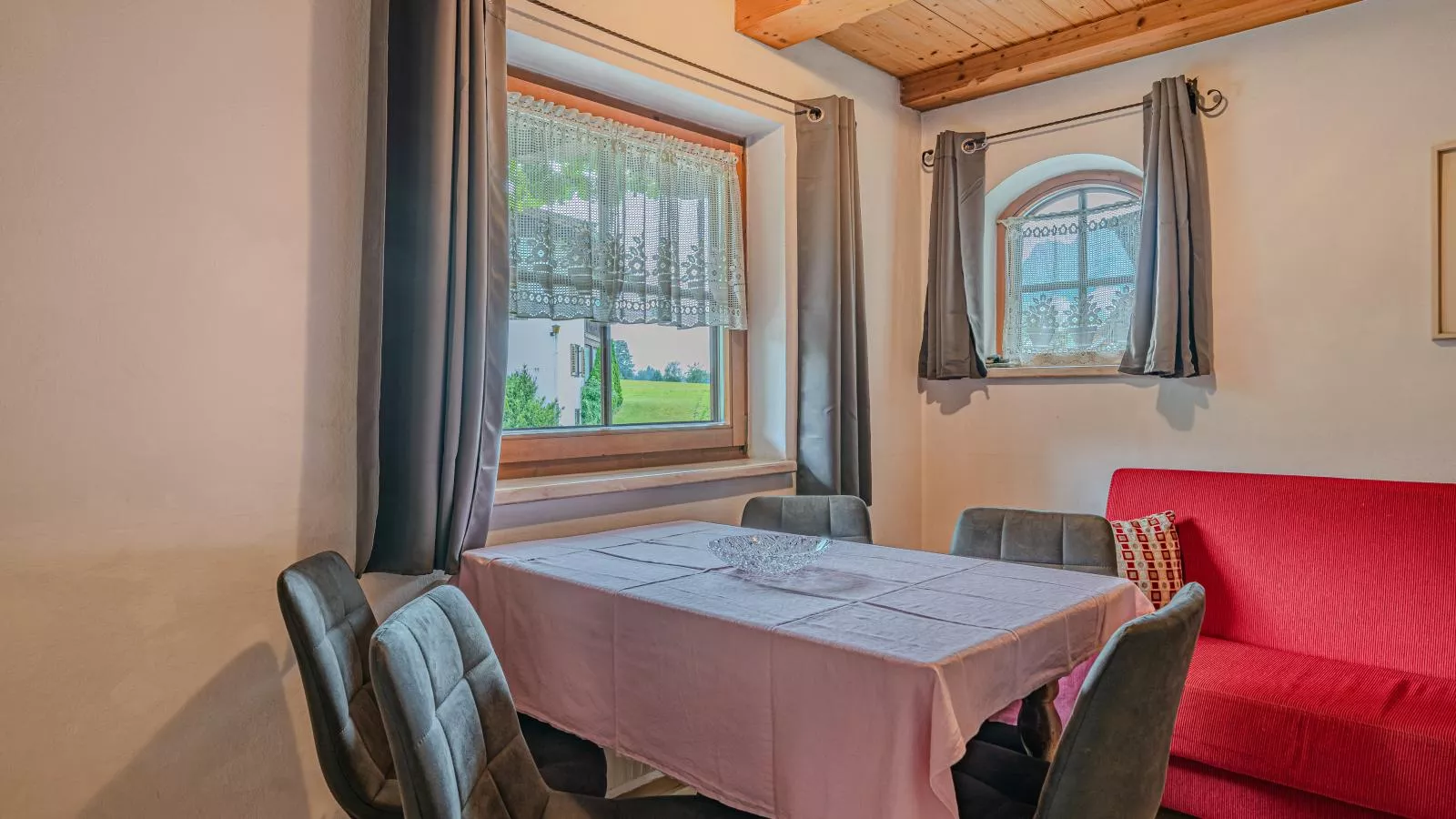 Jaklitsch 1-Living room