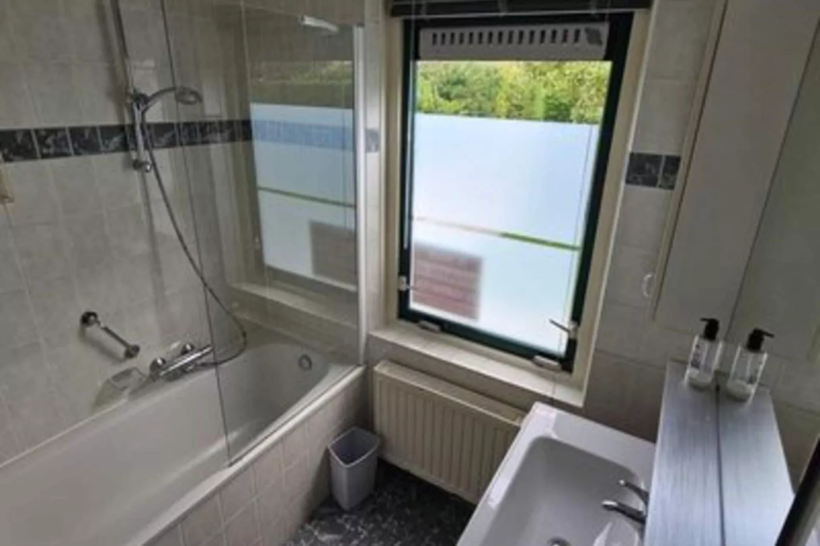 Schoneveld 176 Zeemeeuw Breskens-Bathroom