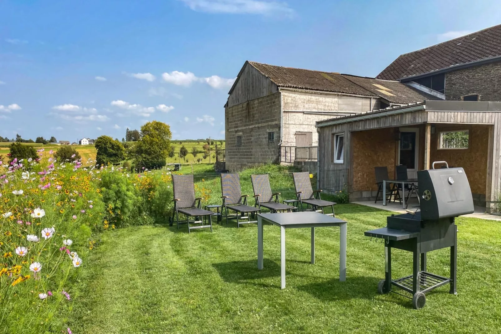 Chez Cyrille-Gardens summer