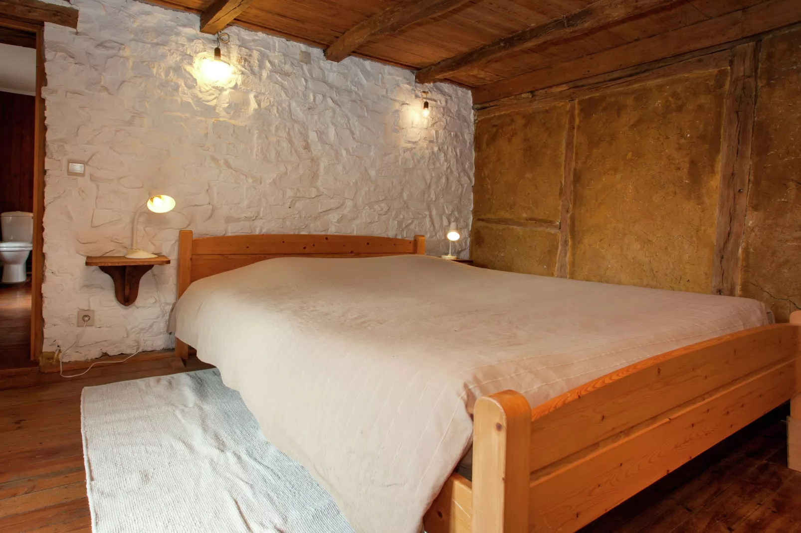 Li Saboti-Bedroom