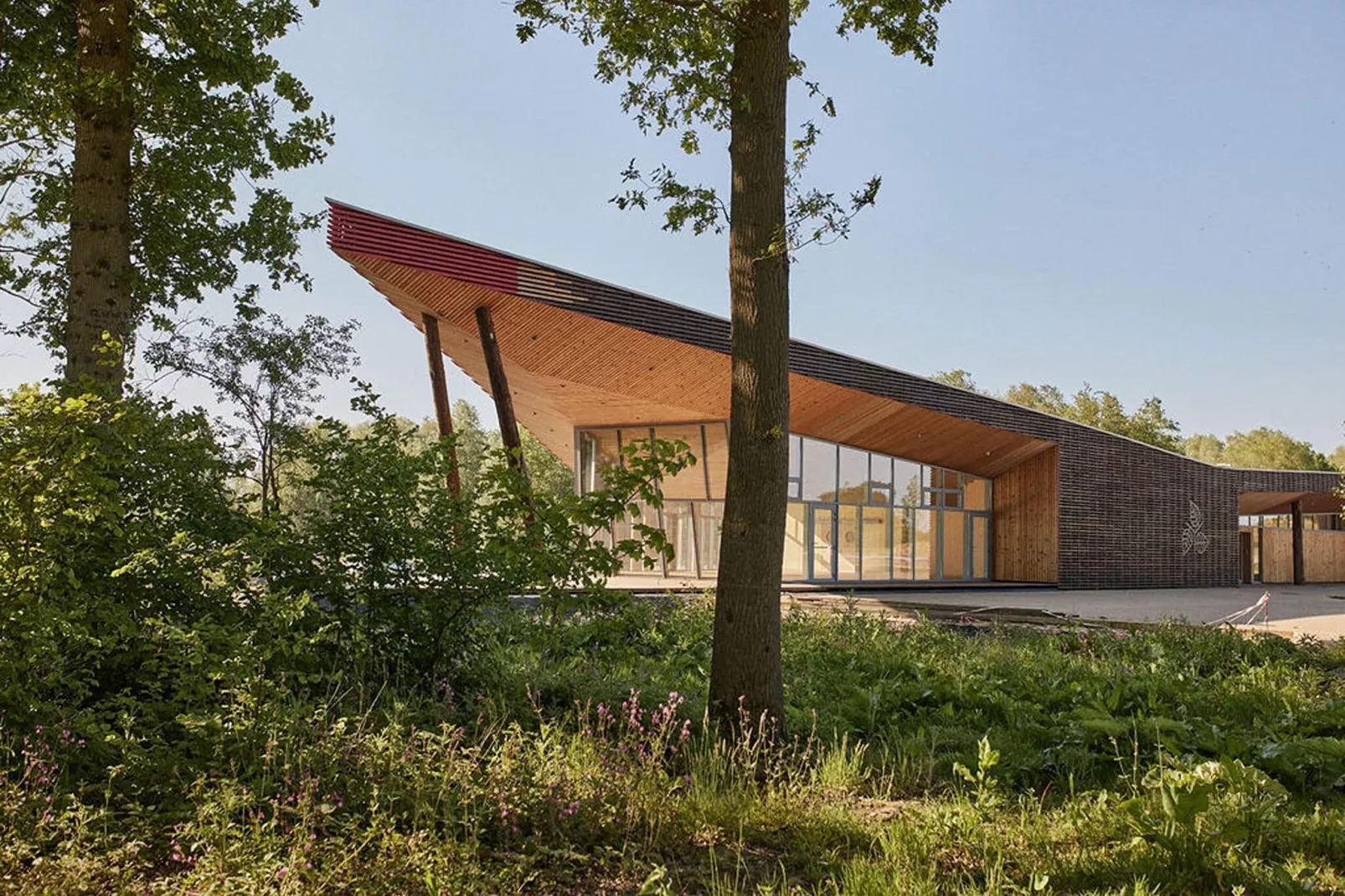 The Easy Accessible Leaf by YourNature-Areas summer 1km