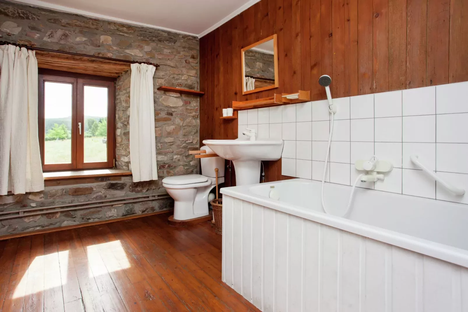 Li Saboti-Bathroom