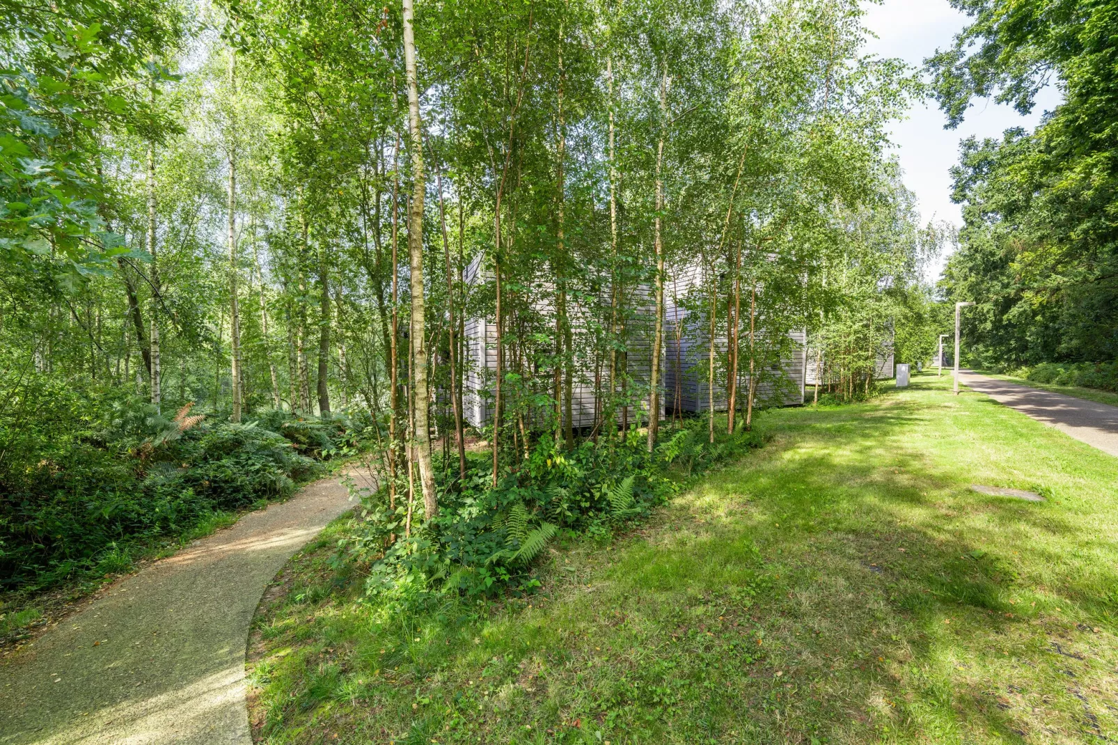 The Large Lake House by YourNature-Gärten Sommer