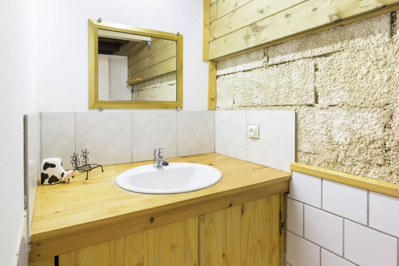 La petite Grenterie en mobil home-Bathroom