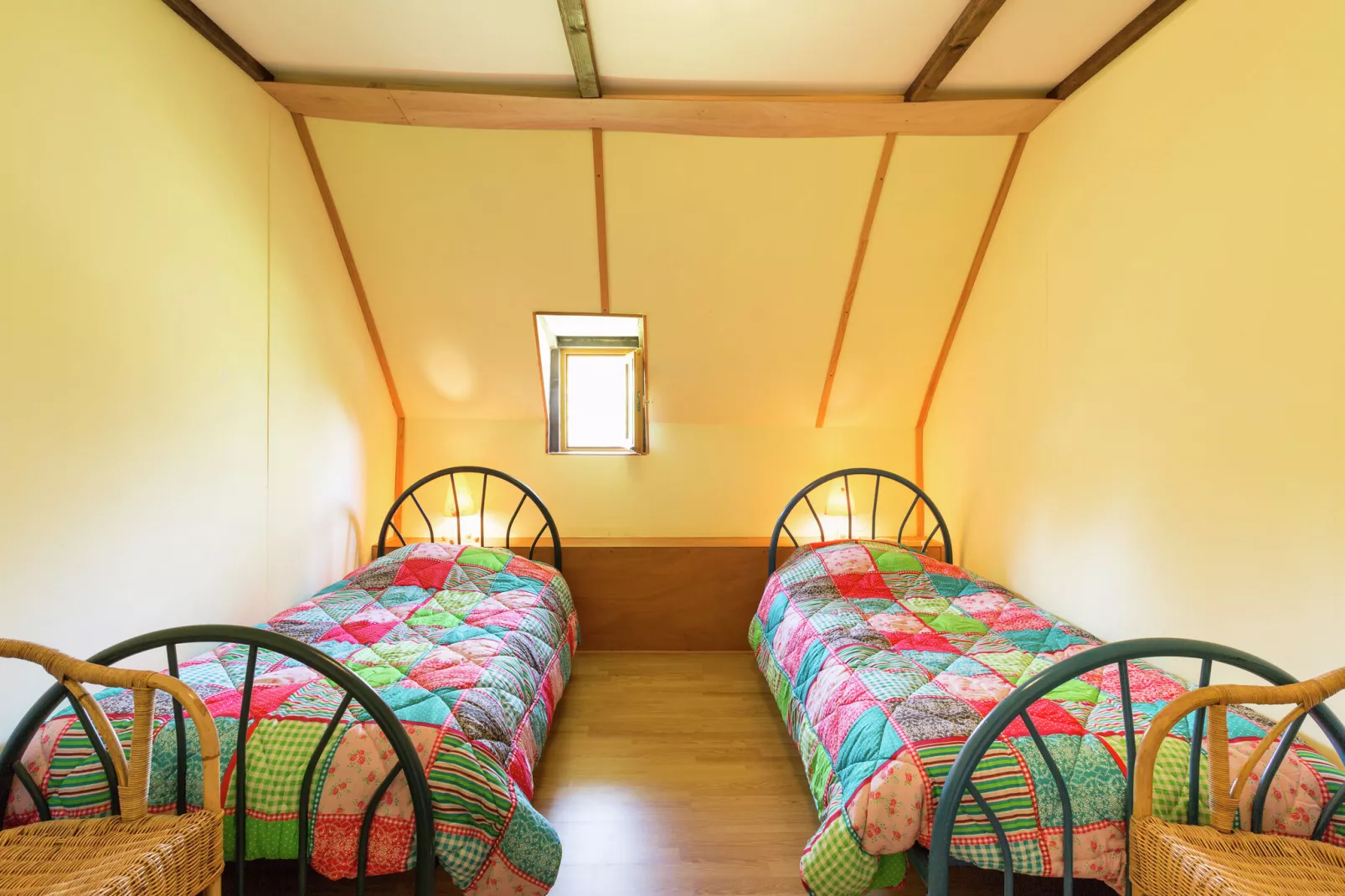 La petite Grenterie en mobil home-Bedroom