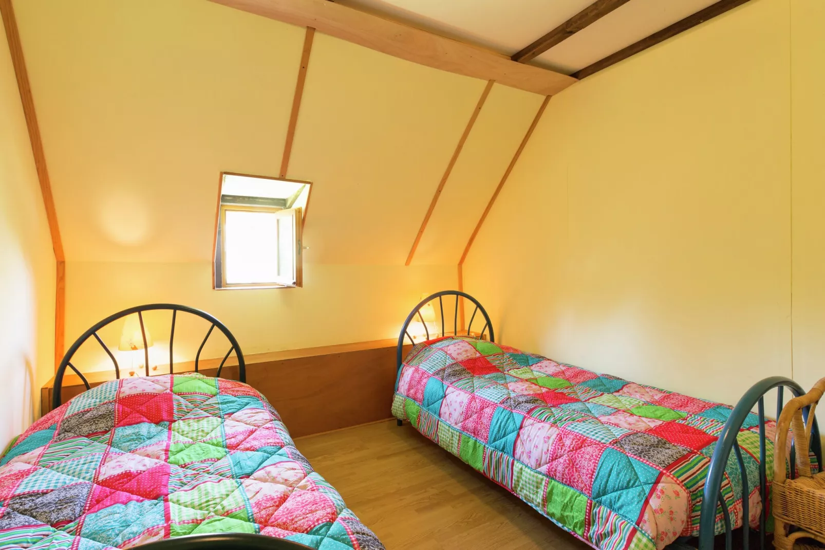 La petite Grenterie en mobil home-Bedroom