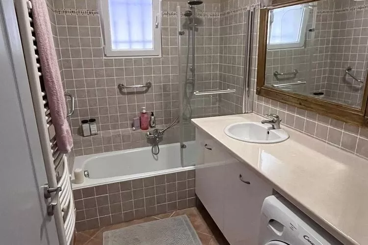 Villa Le Mas des Cerises-Bathroom