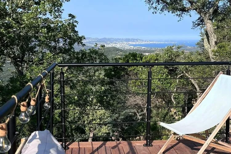 Villa Le Mas des Cerises-Terrace balcony