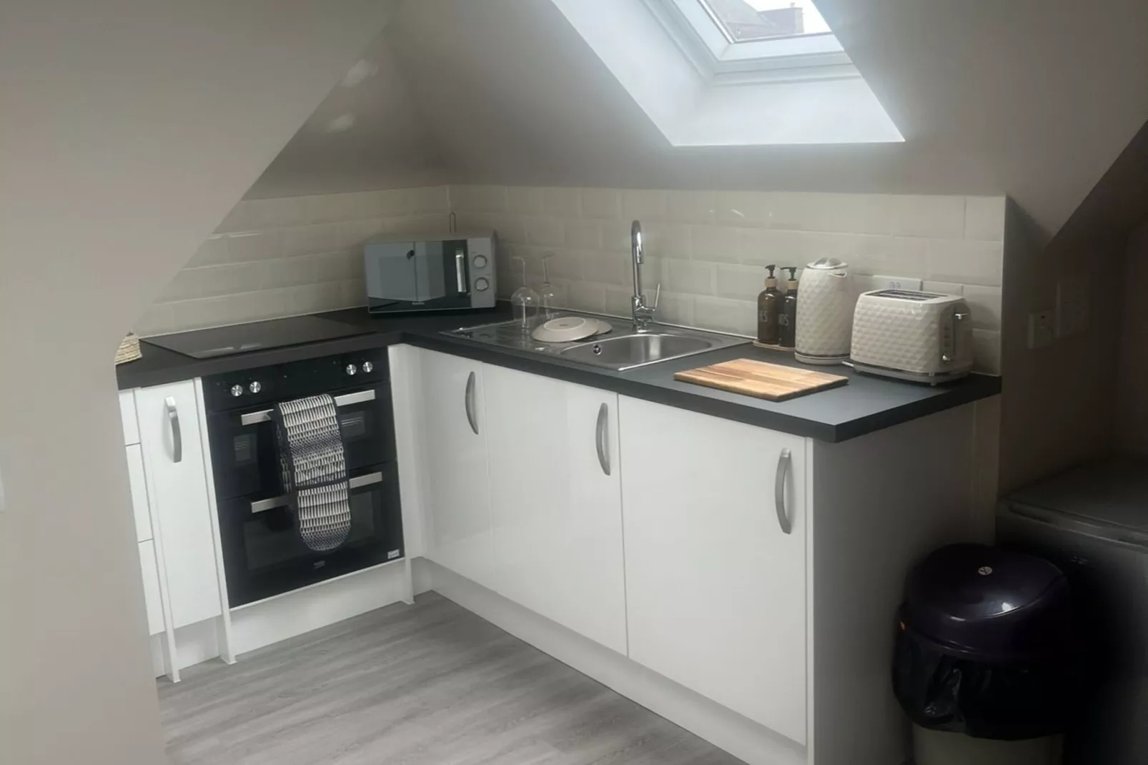 Apartment in Wembley-Kitchen