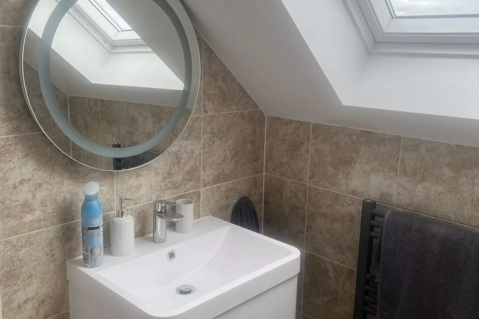 Apartment in Wembley-Bathroom