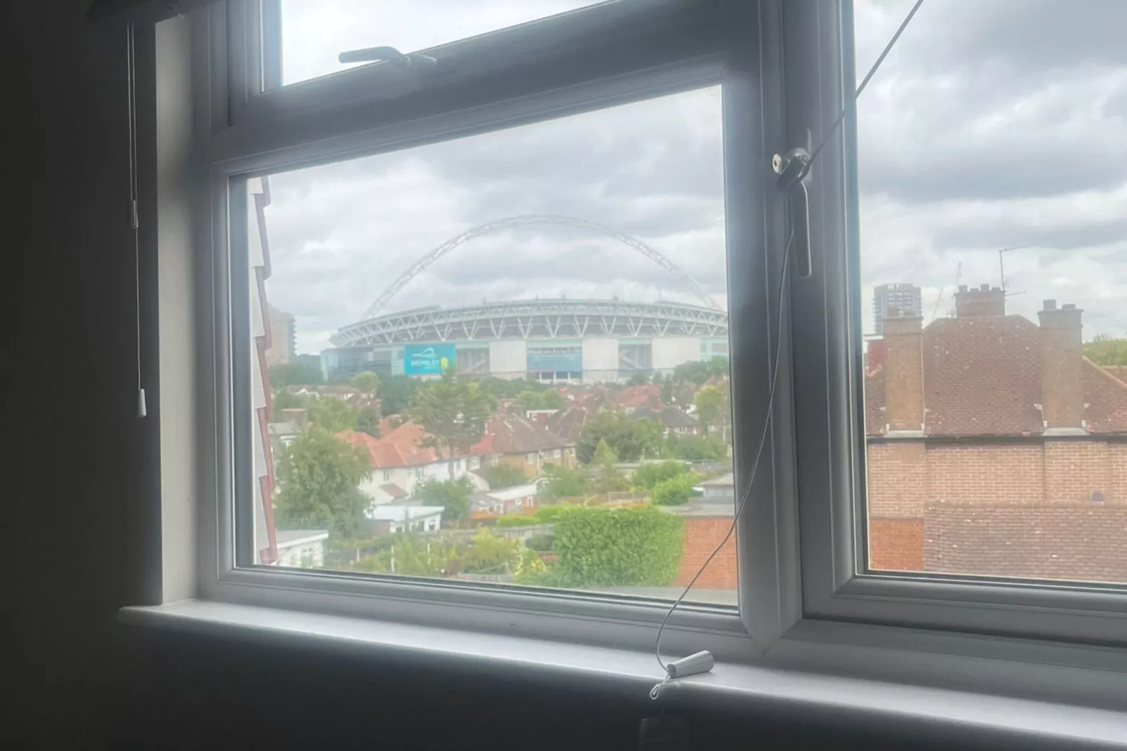 Apartment in Wembley-View summer