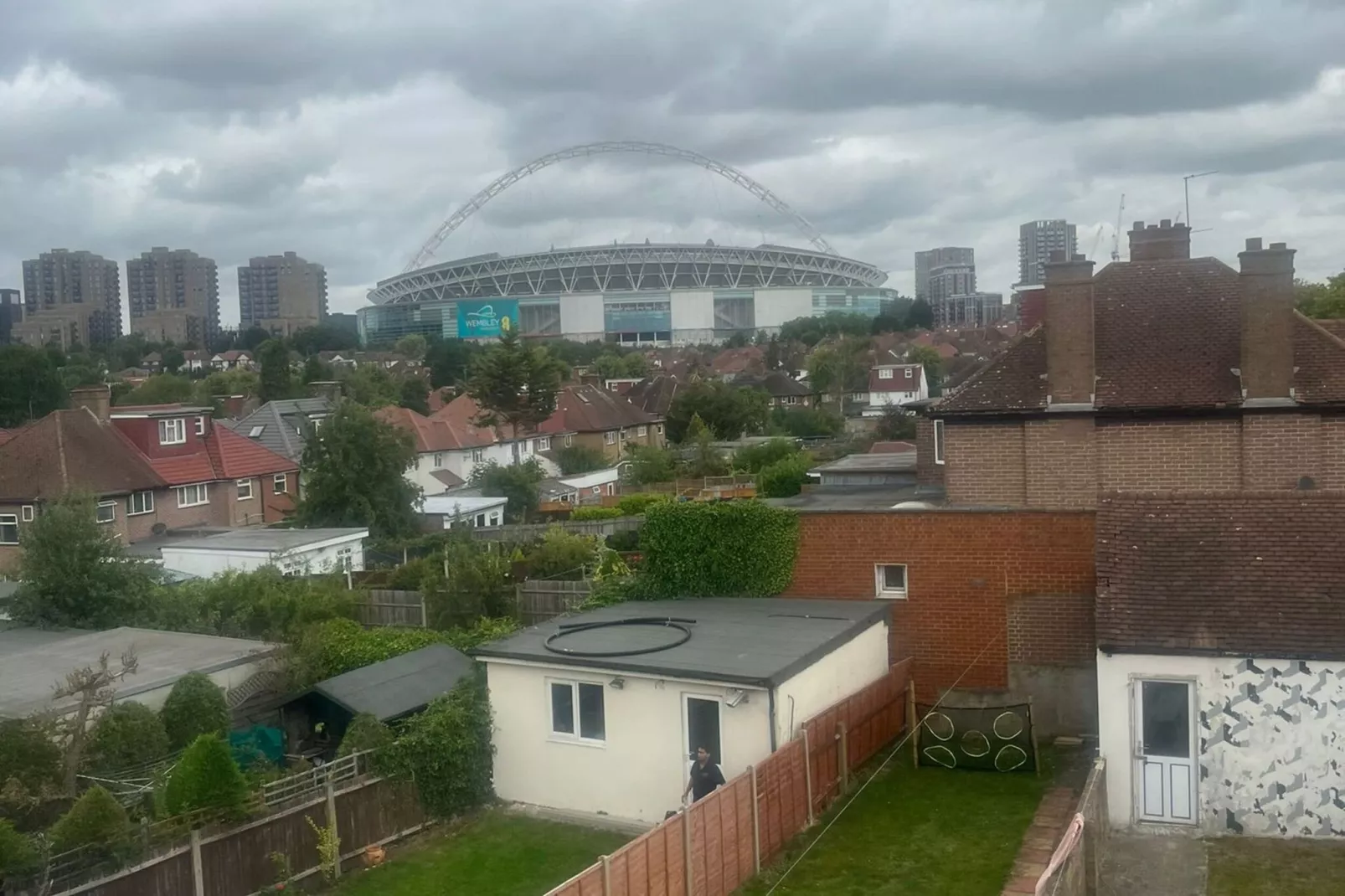 Apartment in Wembley-View summer