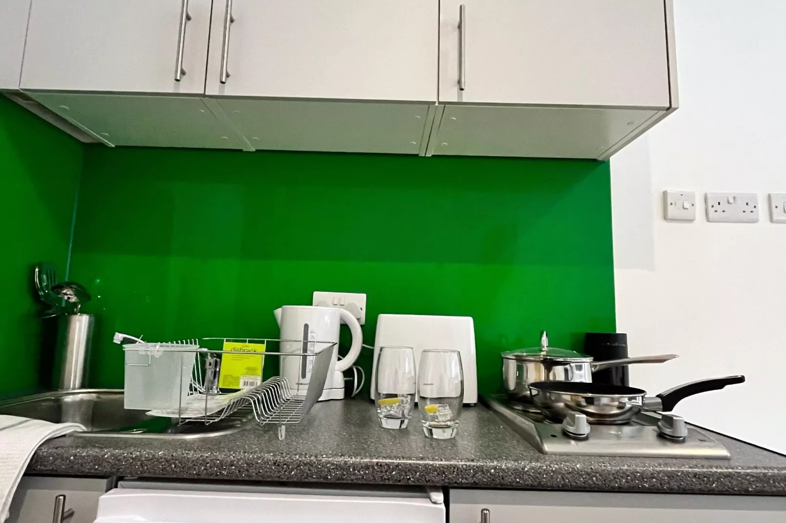 Kingston Luxe Suites Riverside Apartment Belvilla-Kitchen