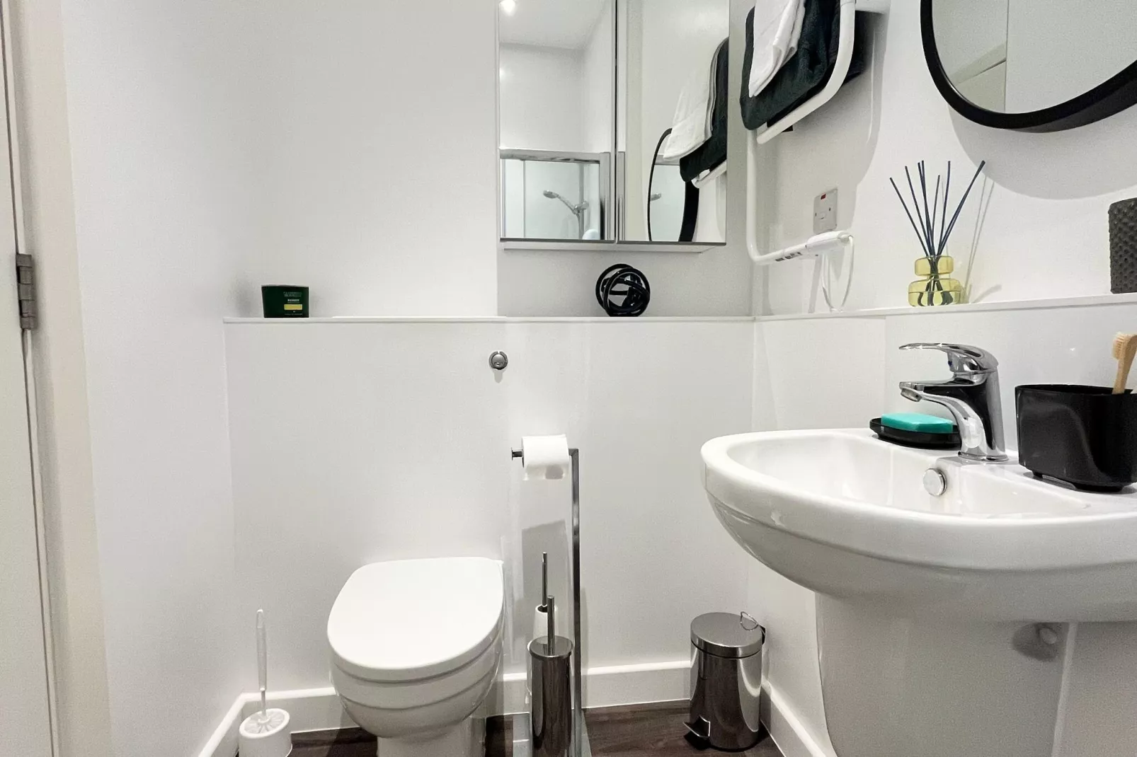 Kingston Luxe Suites Riverside Apartment Belvilla-Bathroom