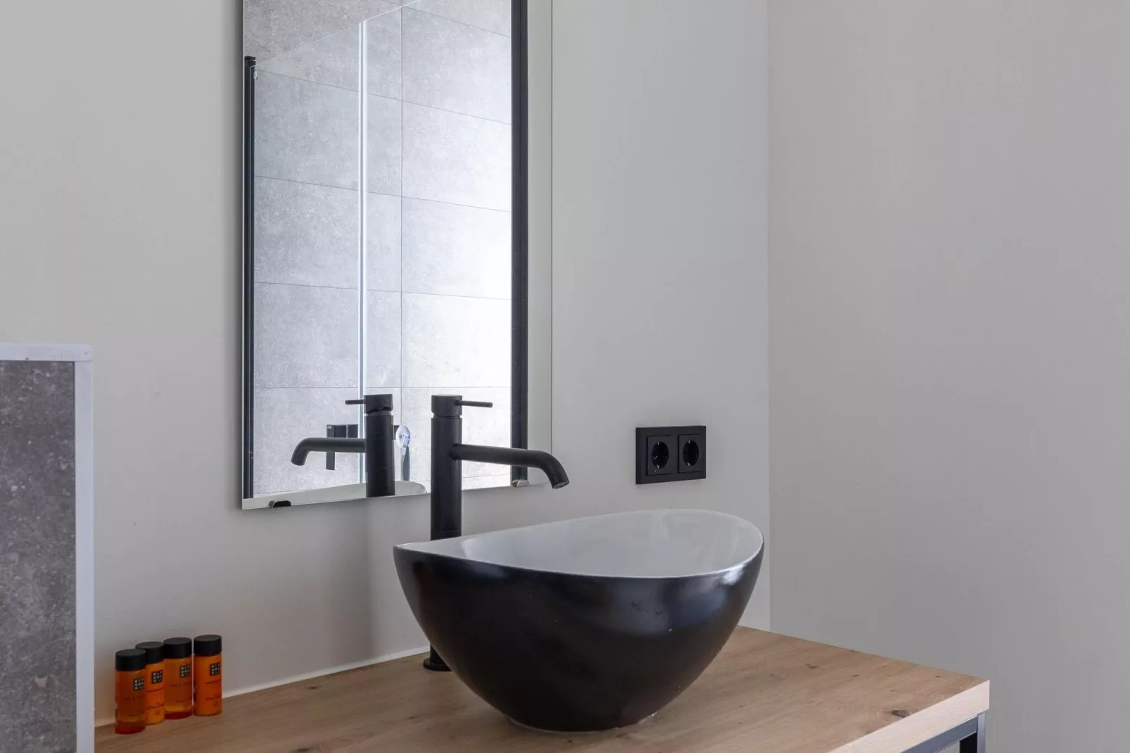 Luxe appartement Vista Maris - Havenweg 8-40  Sint-Annaland Oosterschelde-Salle de bain