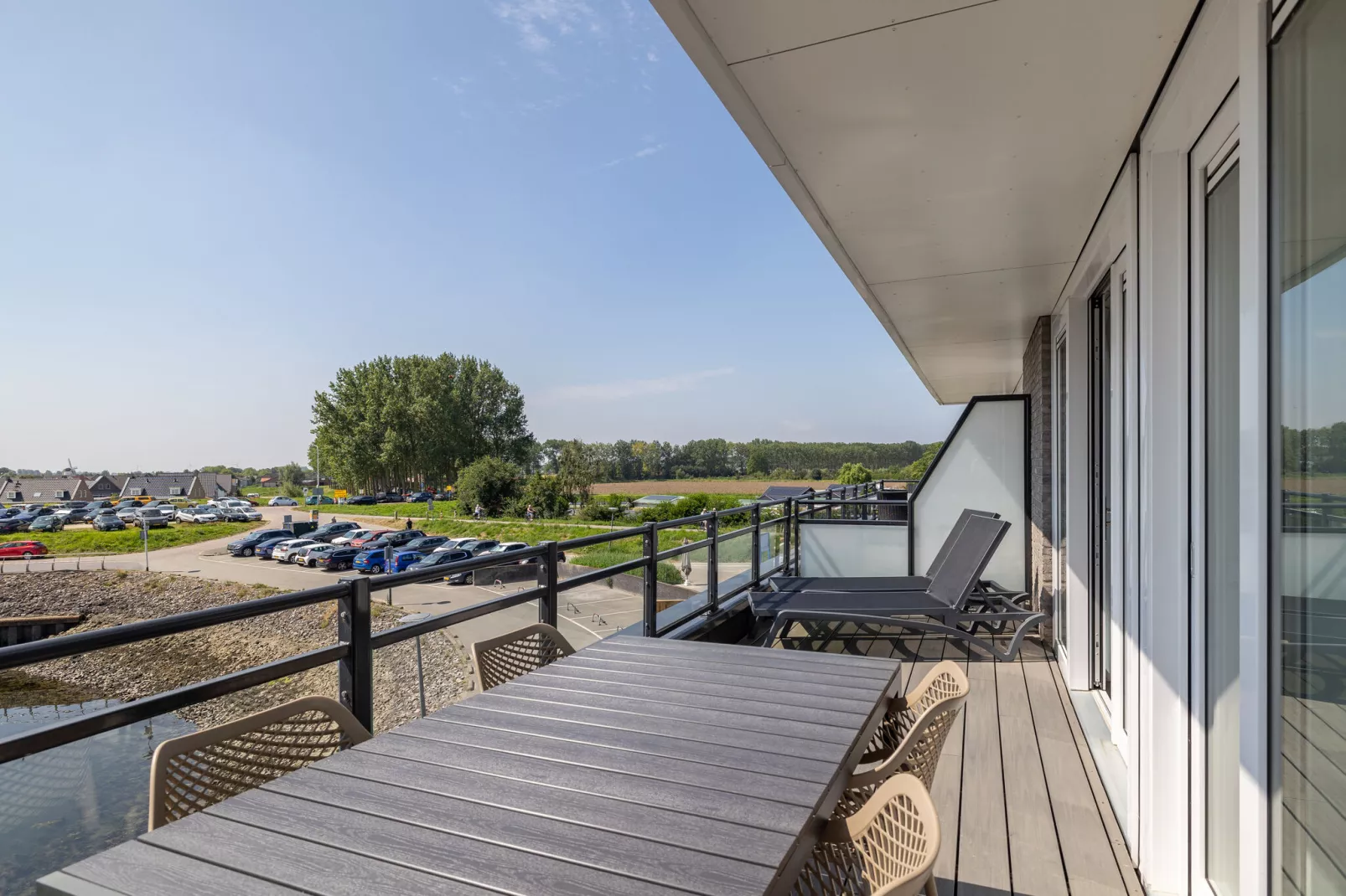 Luxe appartement Vista Maris - Havenweg 8-46  Sint-Annaland Oosterschelde-Balcon-terrasse