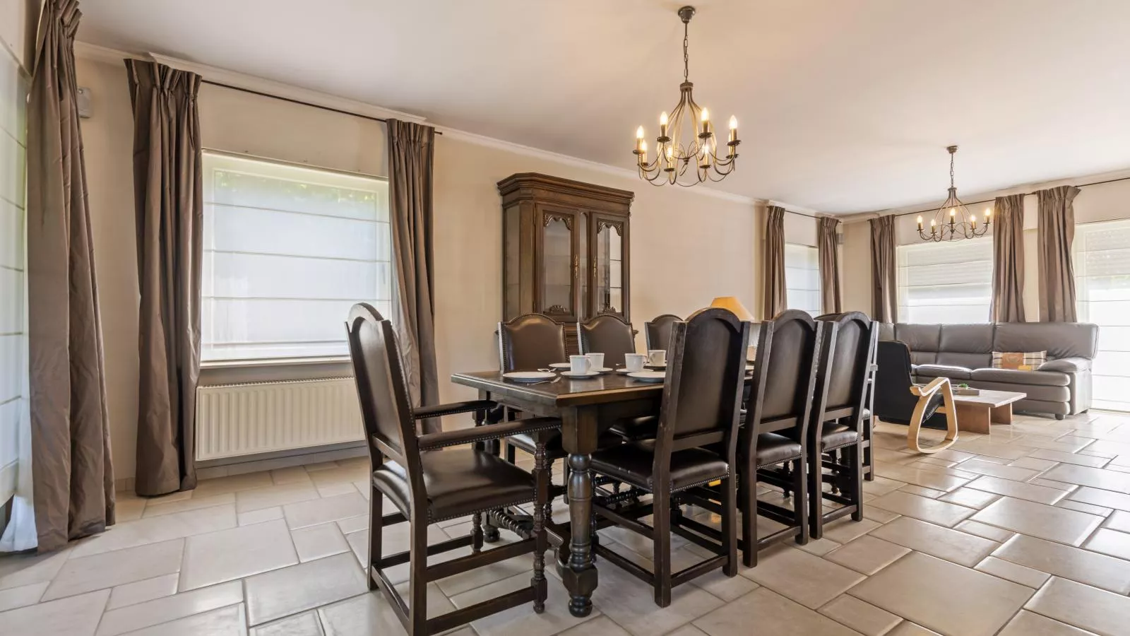 Villa Deluxe-Dining room