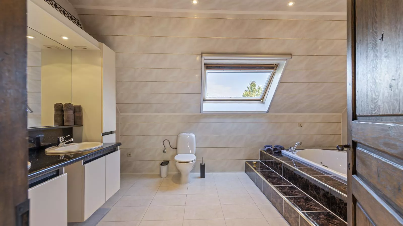 Villa Deluxe-Bathroom