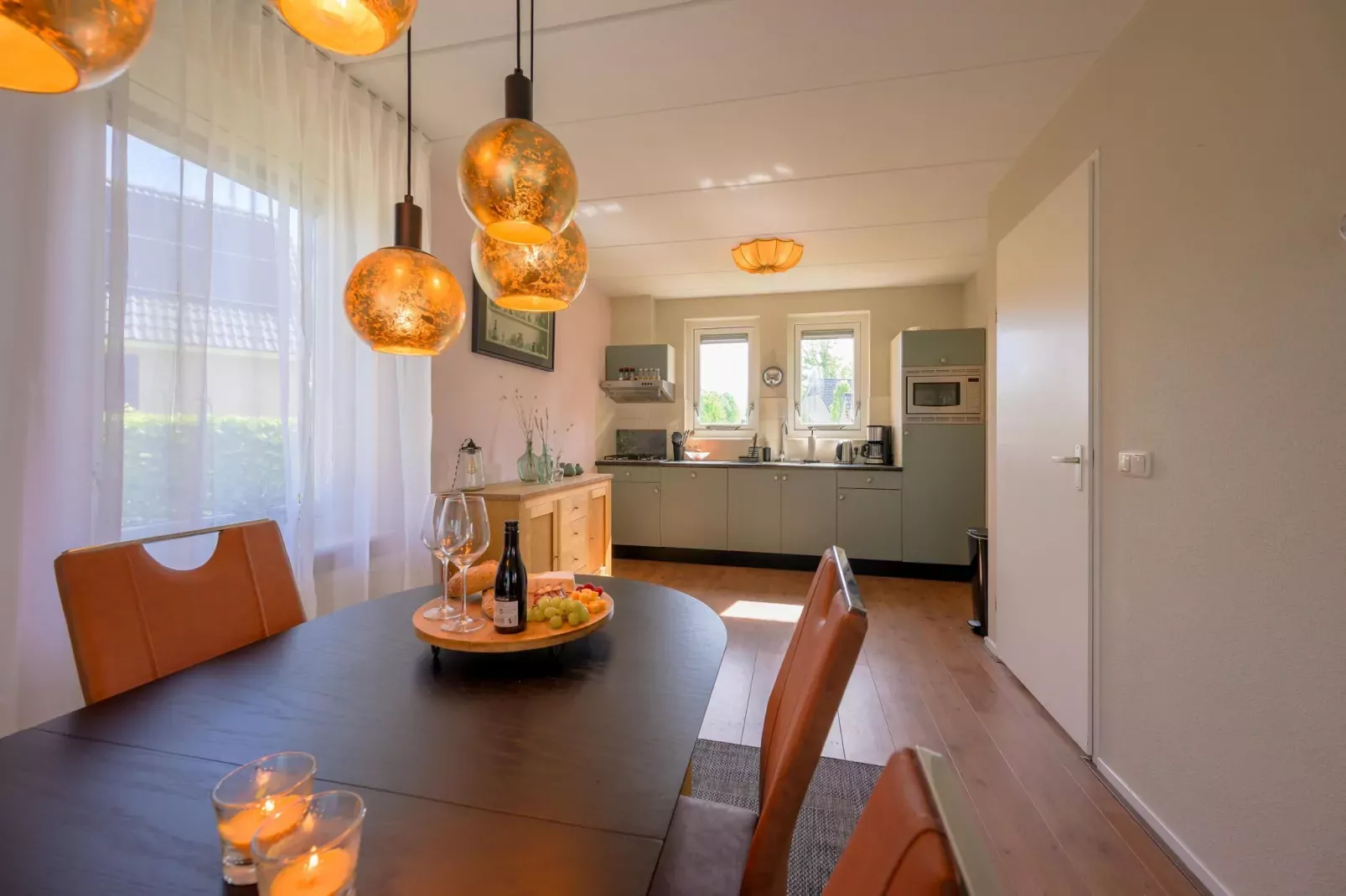4-persoons bungalow Sondel 17-Dining room