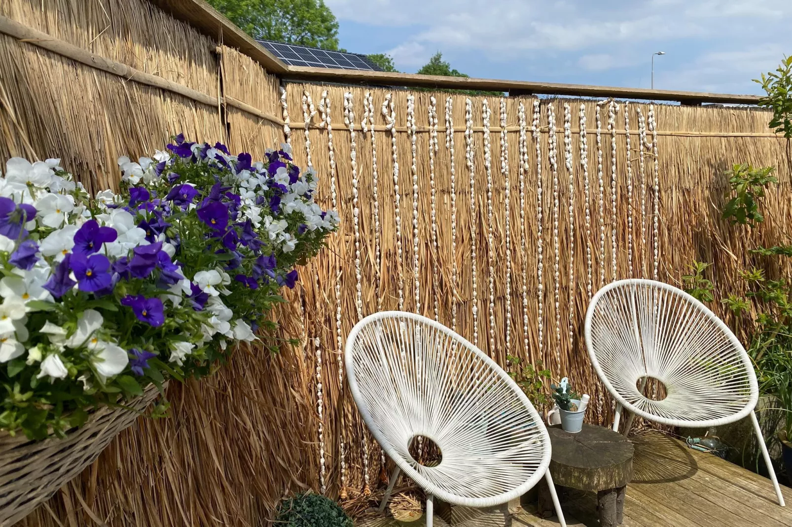 10-14 pax holiday home with seperated appartments and gardens-Gardens summer