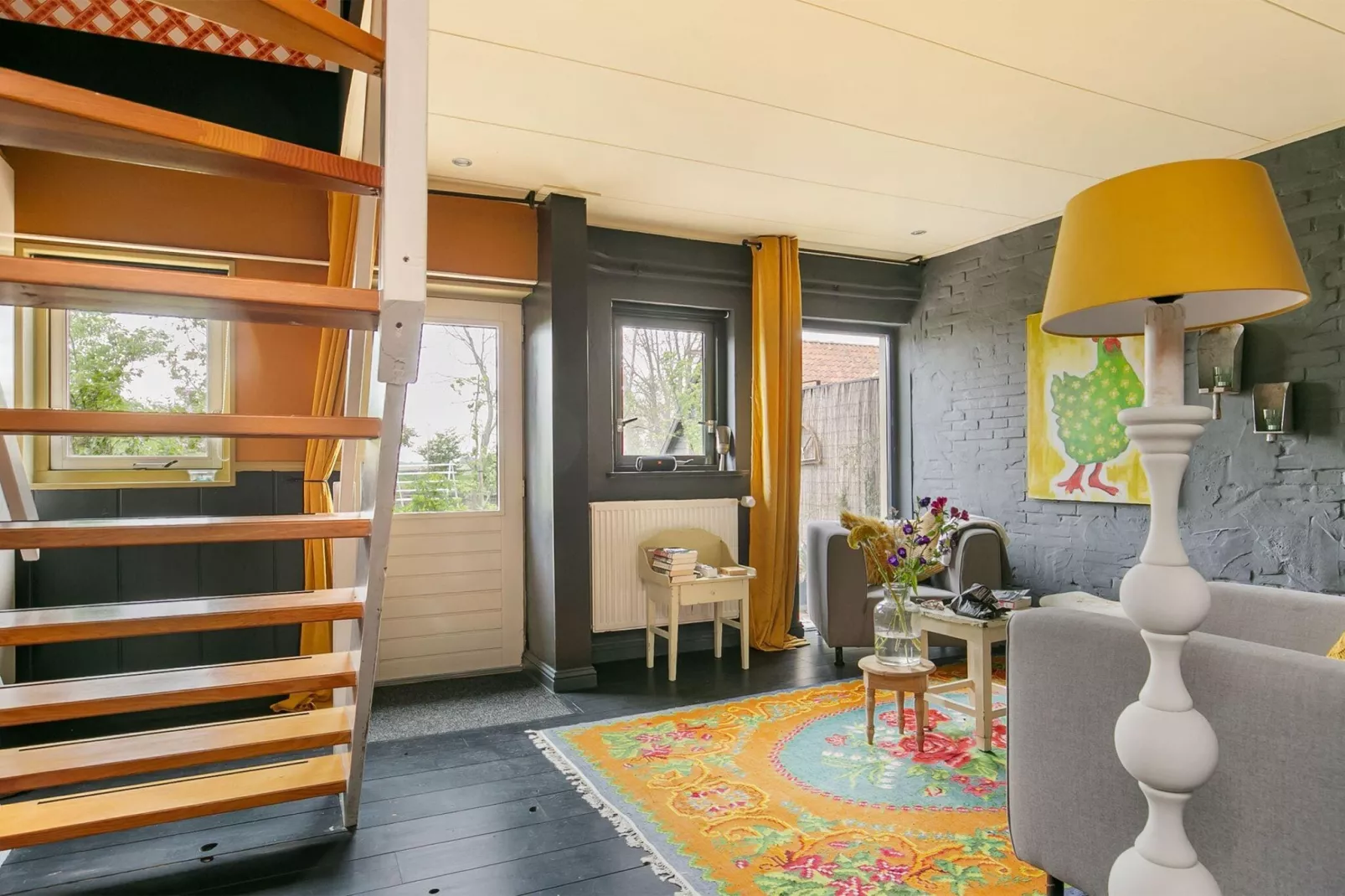 10-14 pax holiday home with seperated appartments and gardens-Living room