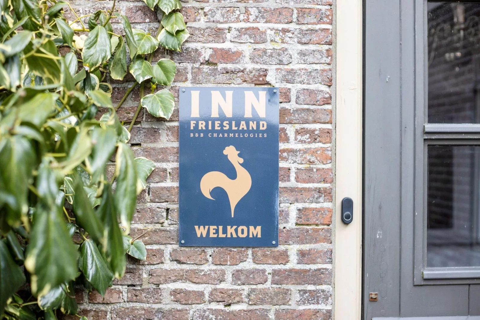 10-14 pax holiday home with seperated appartments and gardens-Atmosphere