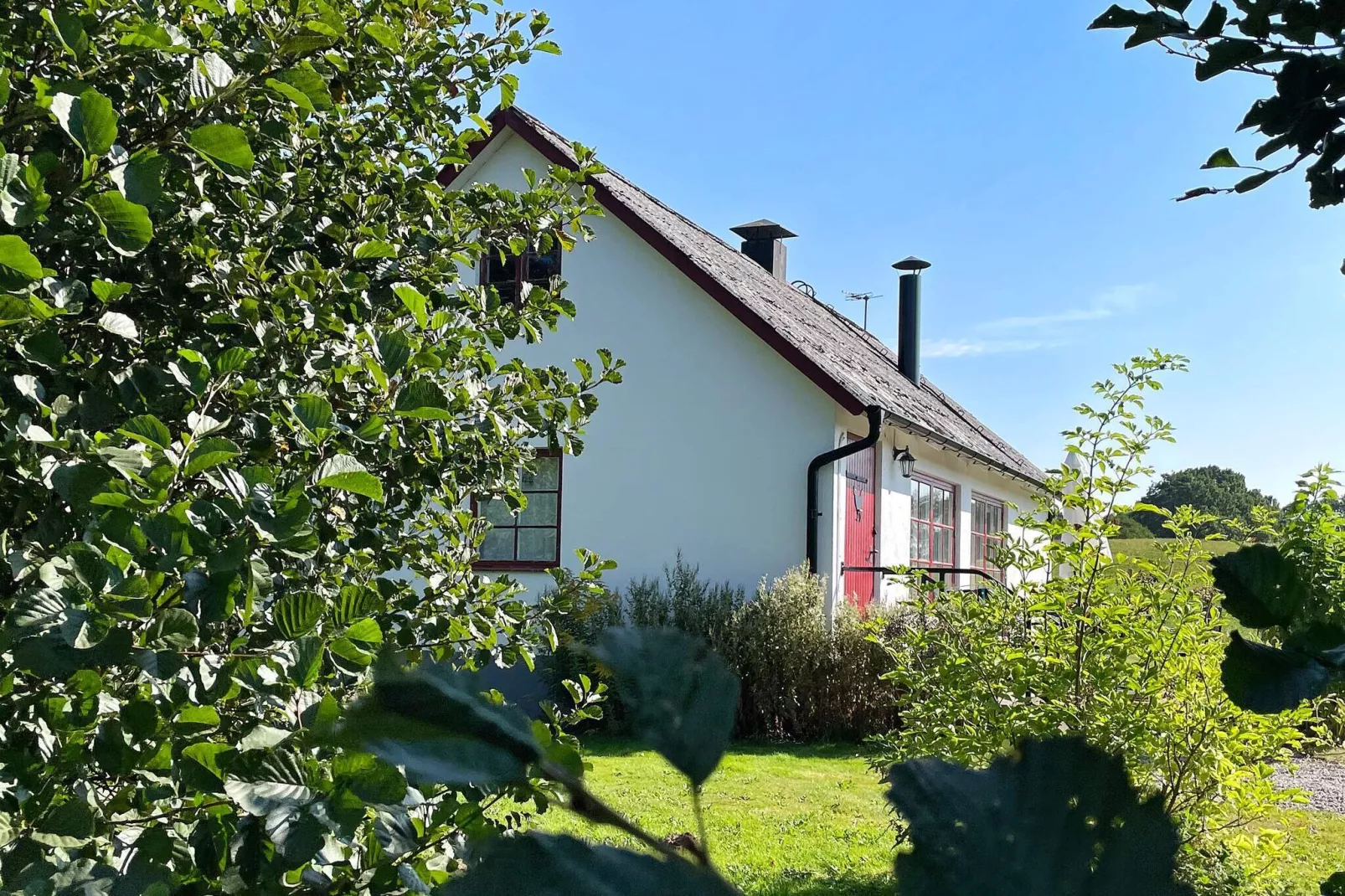 Bright holiday home in Vollsjö-By Traum-Outdoor