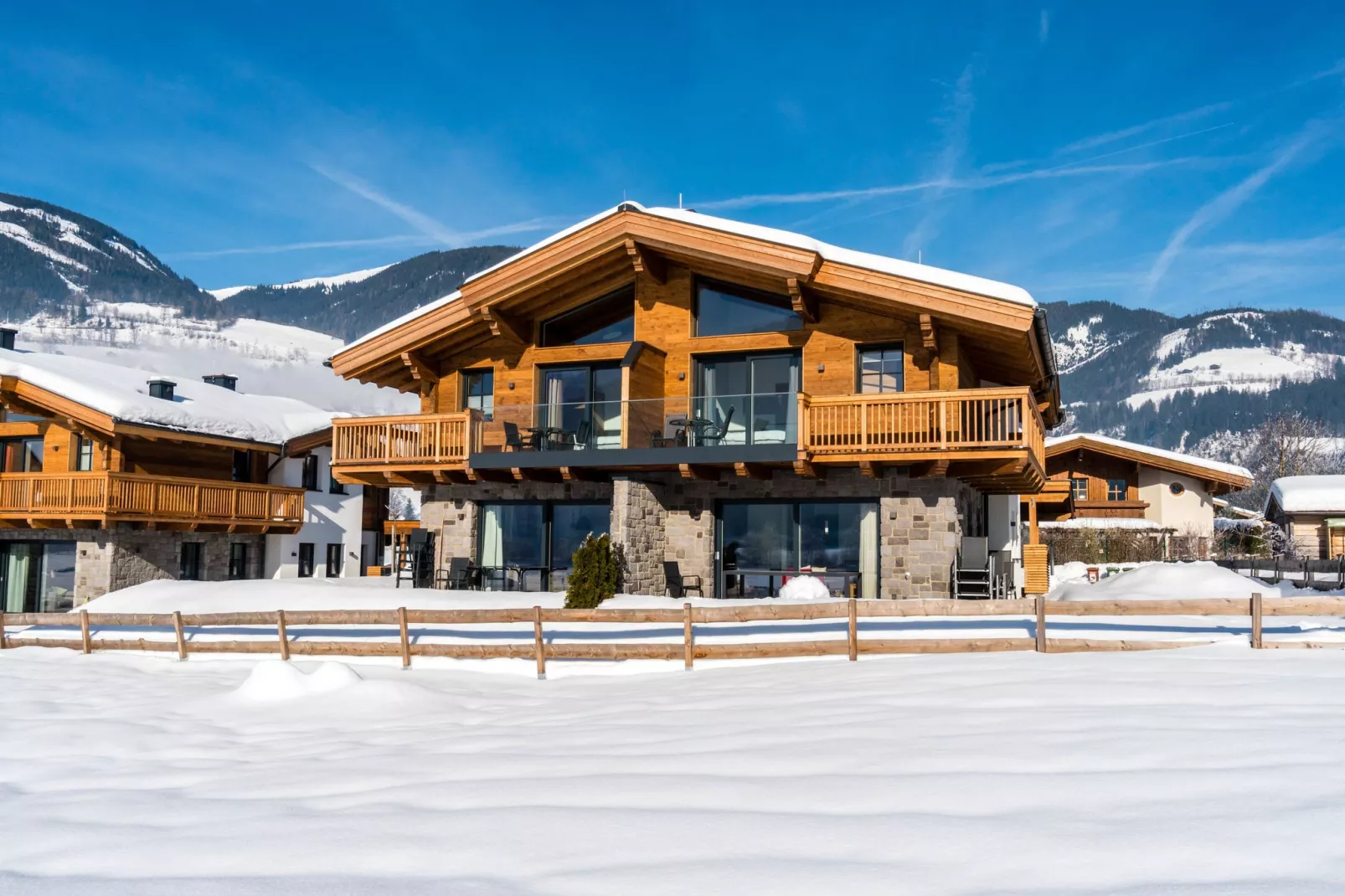 Stone Mountain Lodge-Exterior winter