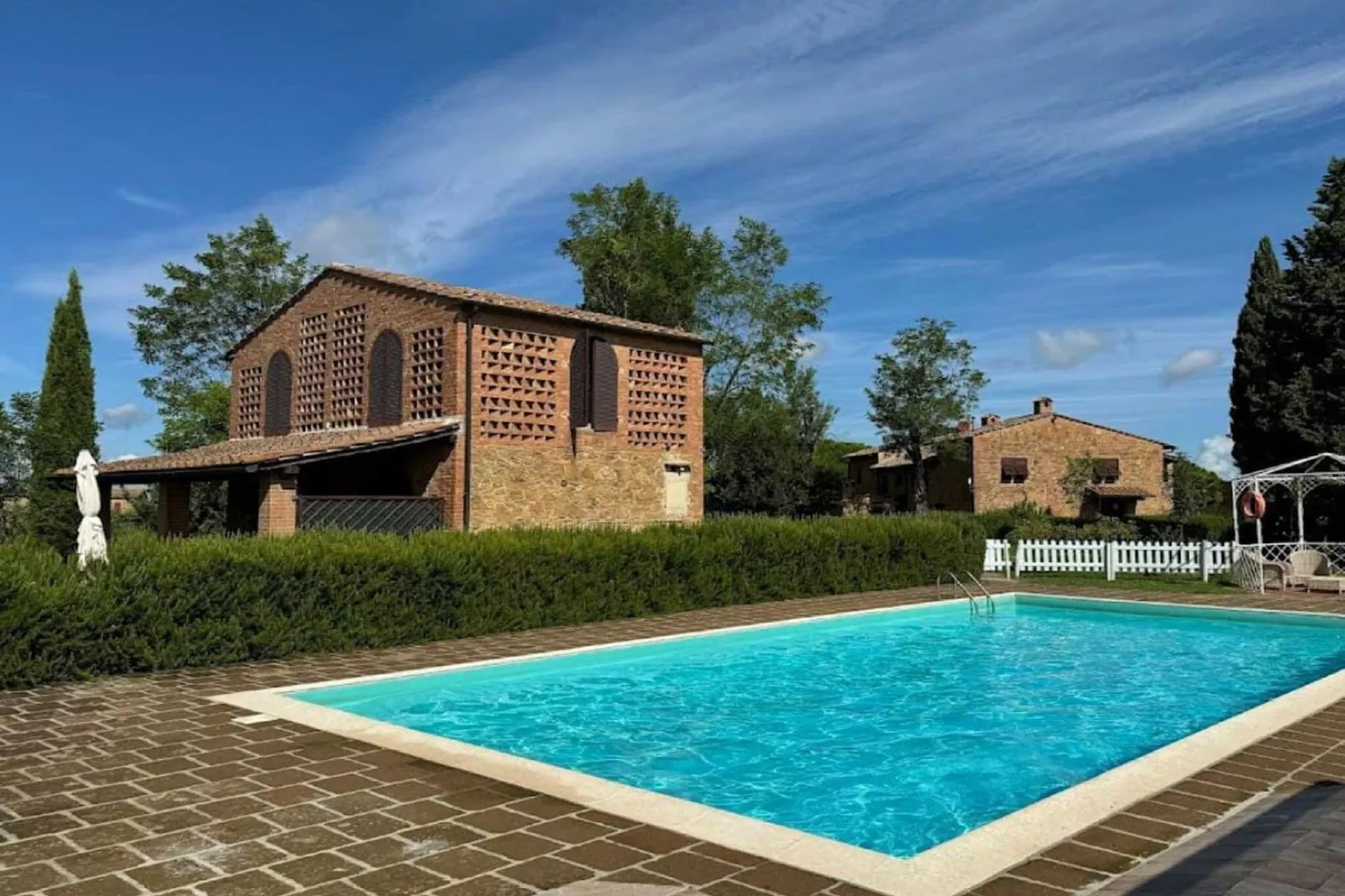 Azalea-Pool