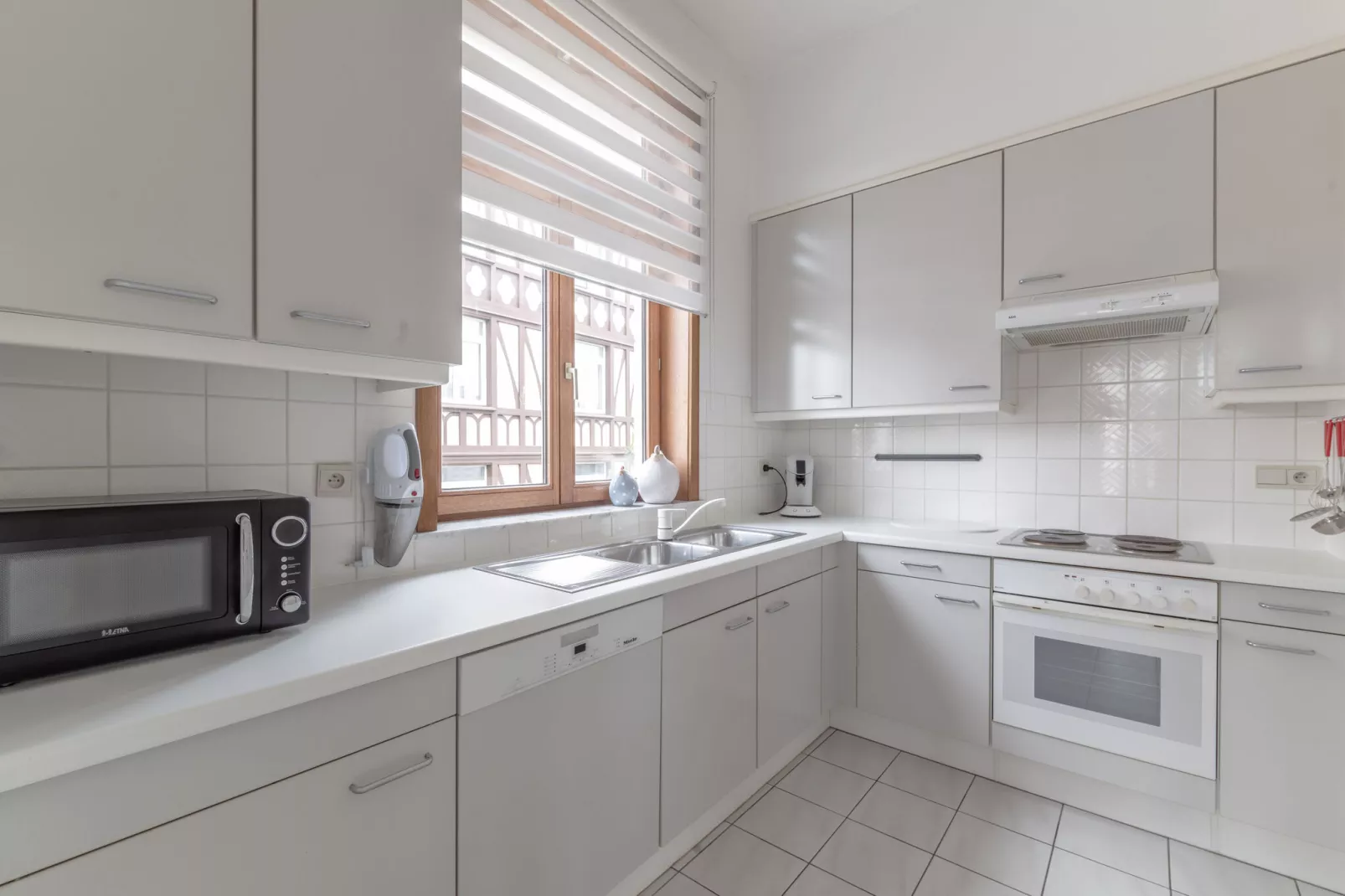 Rosalie 0202-Kitchen