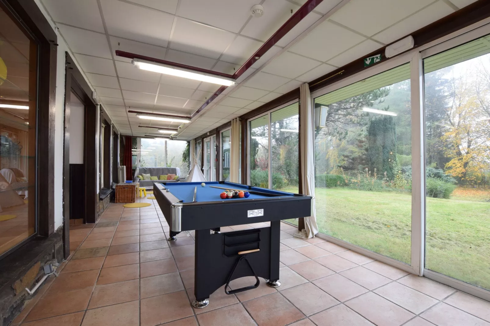 Le hangar-Recreation room
