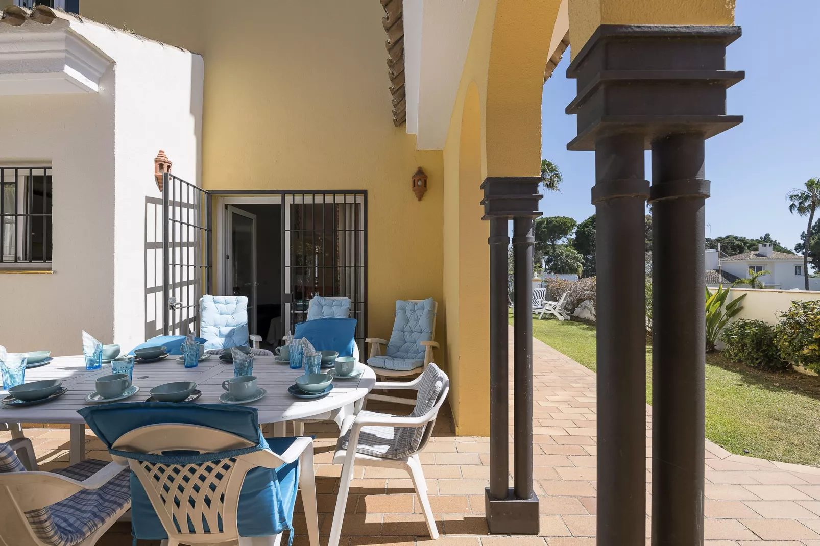 Los Jandalos-Dining room