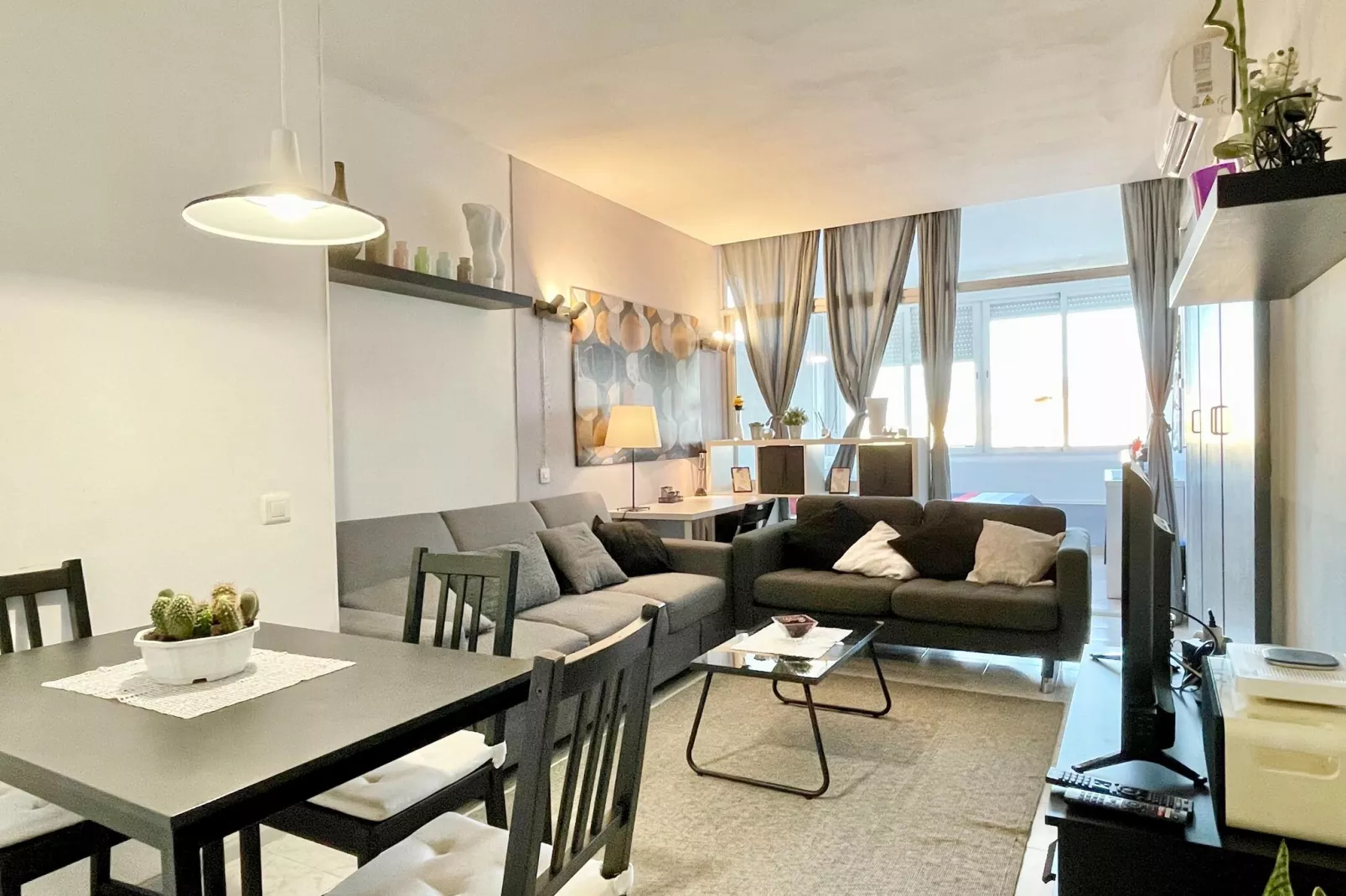 Isabel Manoja-Living room