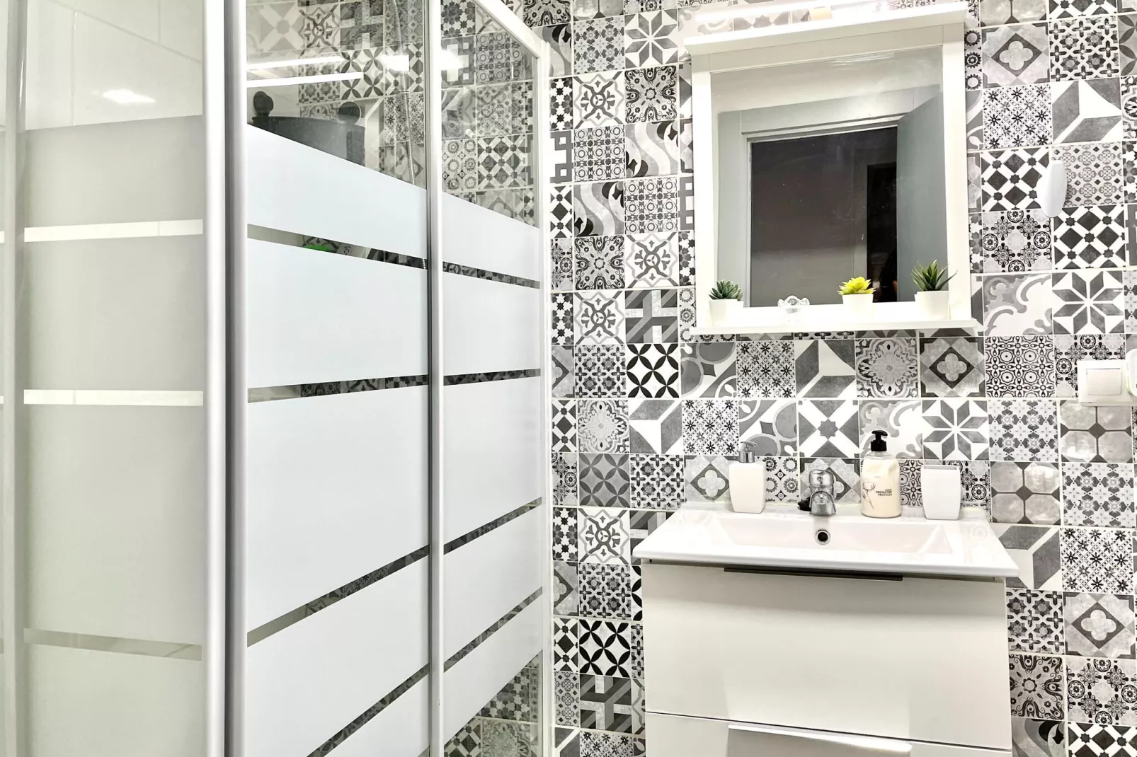 Isabel Manoja-Bathroom