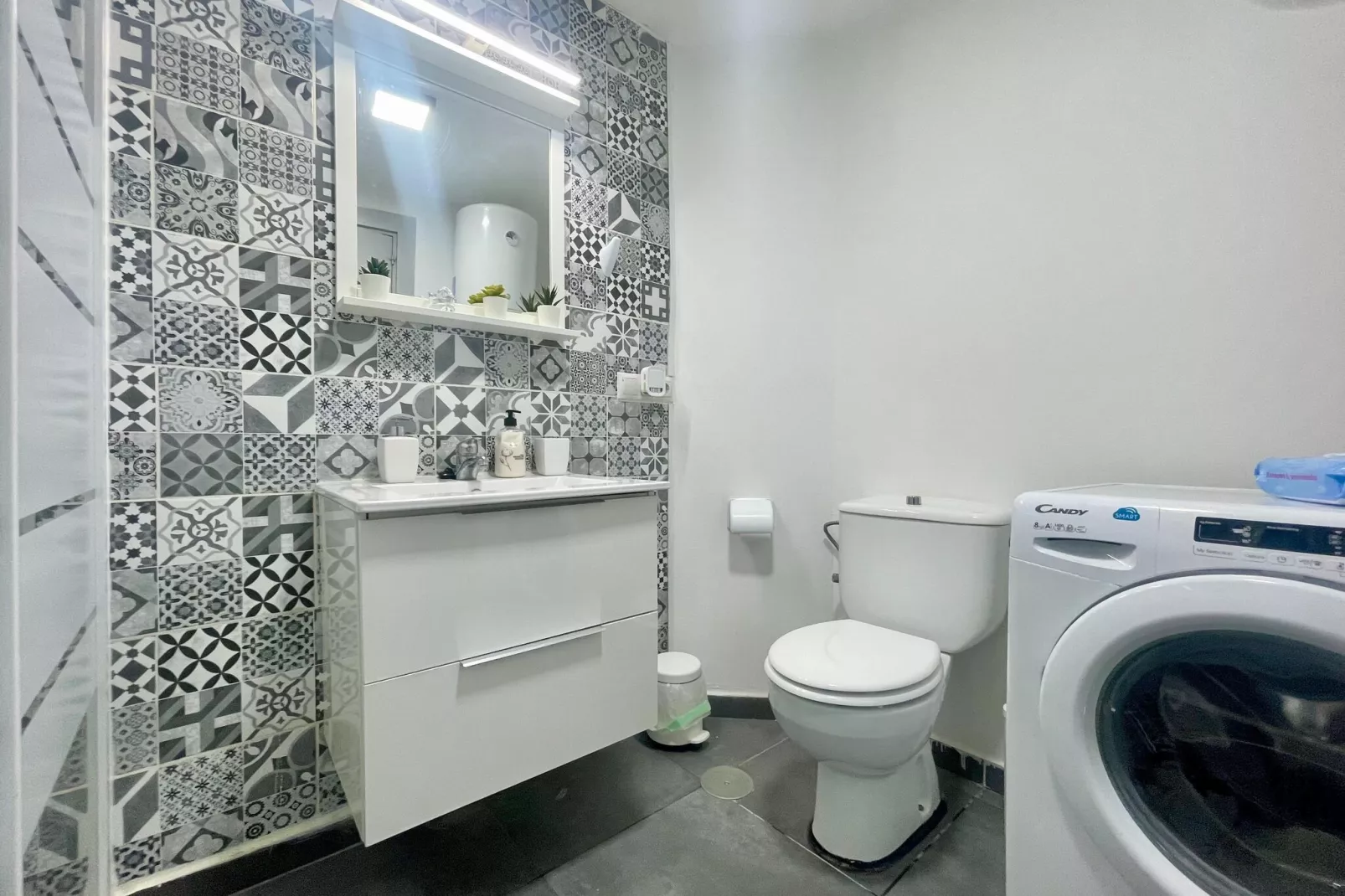 Isabel Manoja-Bathroom