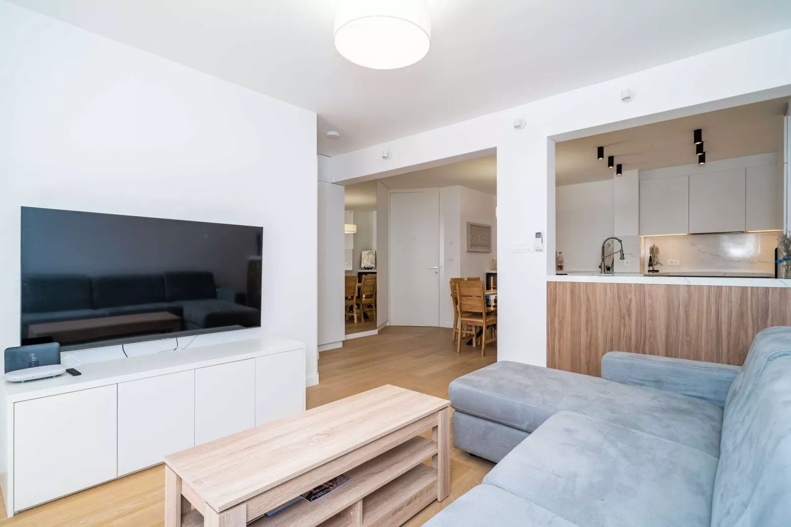 Apartment Villa Claudia - Three Bedroom Apartment with Balcony-Wohnzimmer