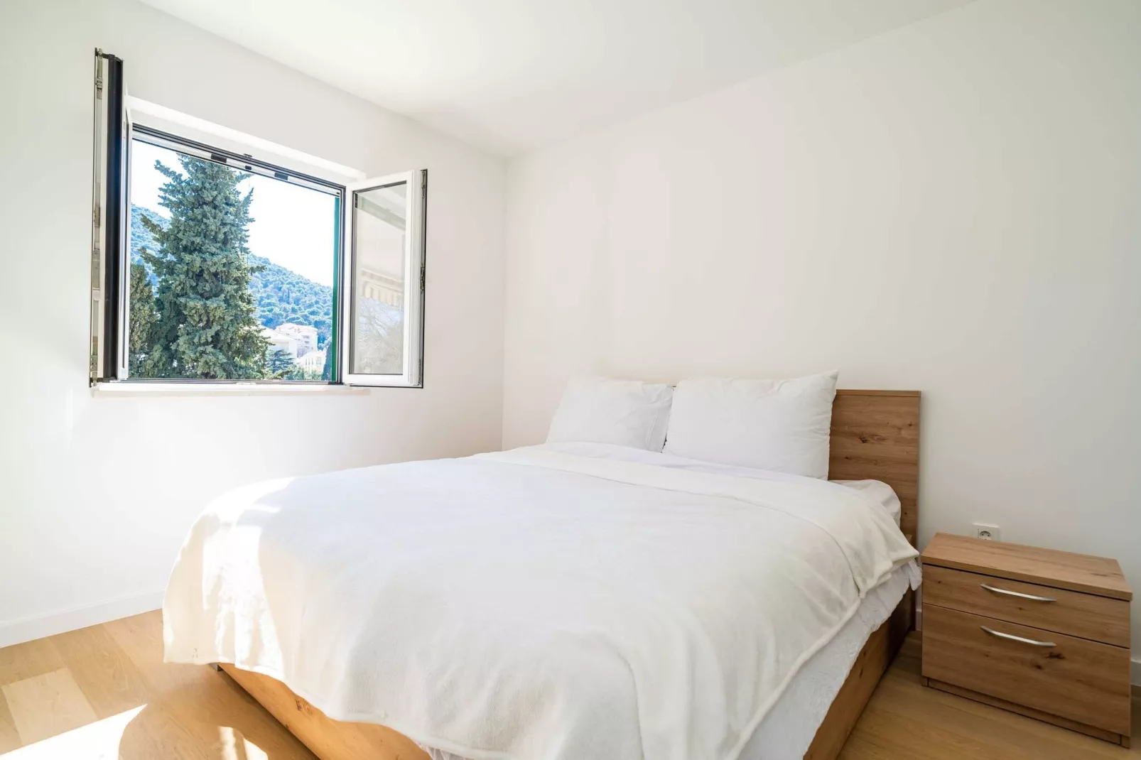 Apartment Villa Claudia - Three Bedroom Apartment with Balcony-Schlafzimmer