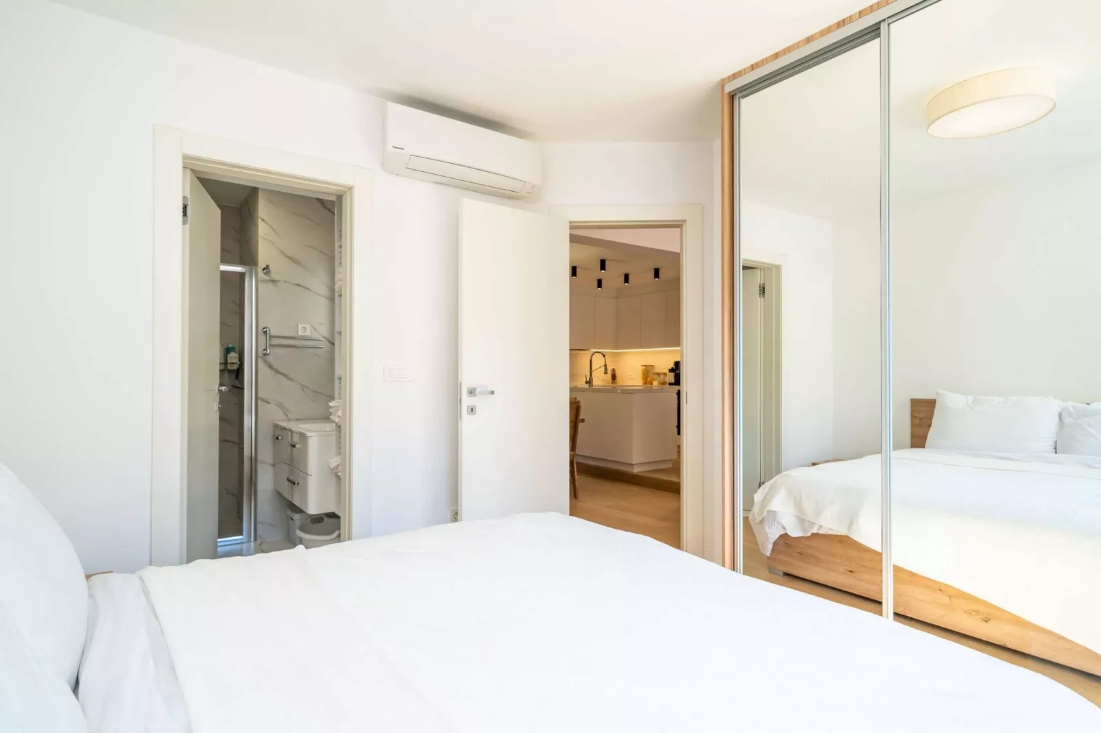 Apartment Villa Claudia - Three Bedroom Apartment with Balcony-Schlafzimmer