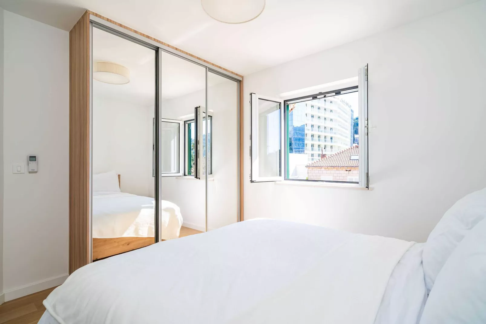 Apartment Villa Claudia - Three Bedroom Apartment with Balcony-Schlafzimmer
