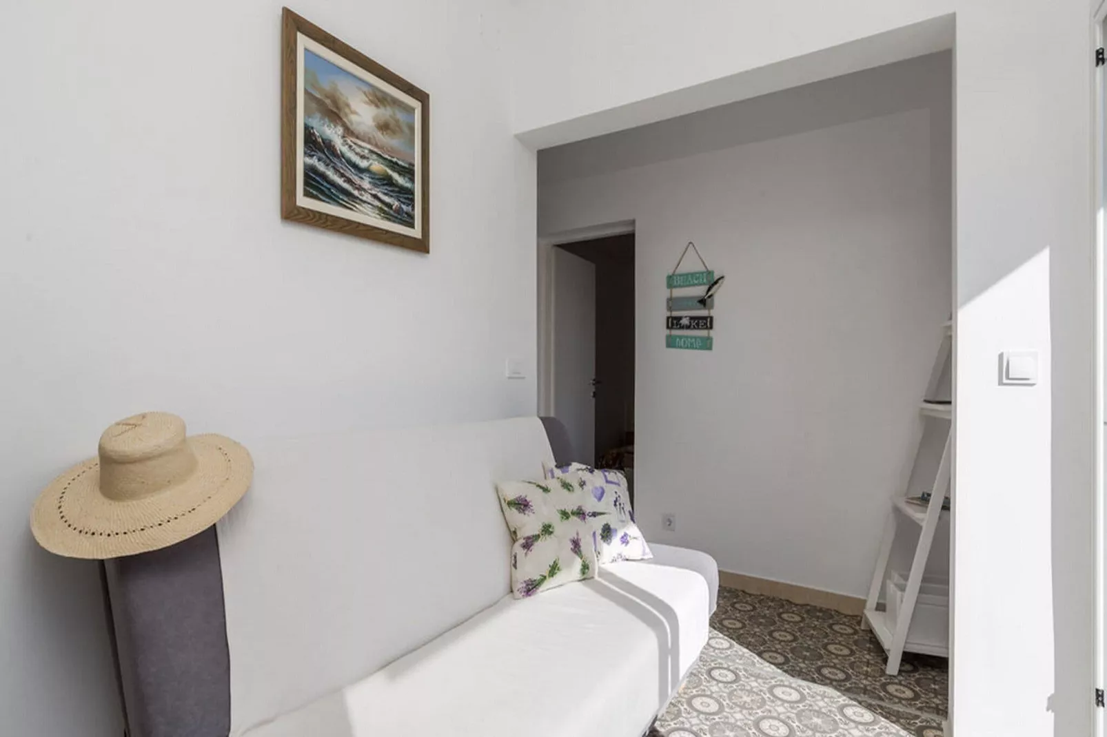 Apartments Sun 4 You - One Bedroom Apartment with Terrace and Sea View (Apartment 1)-Wohnzimmer