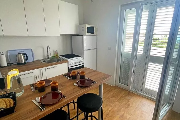 Apartments Sun 4 You - Two Bedroom Apartment with Balcony and Sea View (Apartment 2)-Kitchen