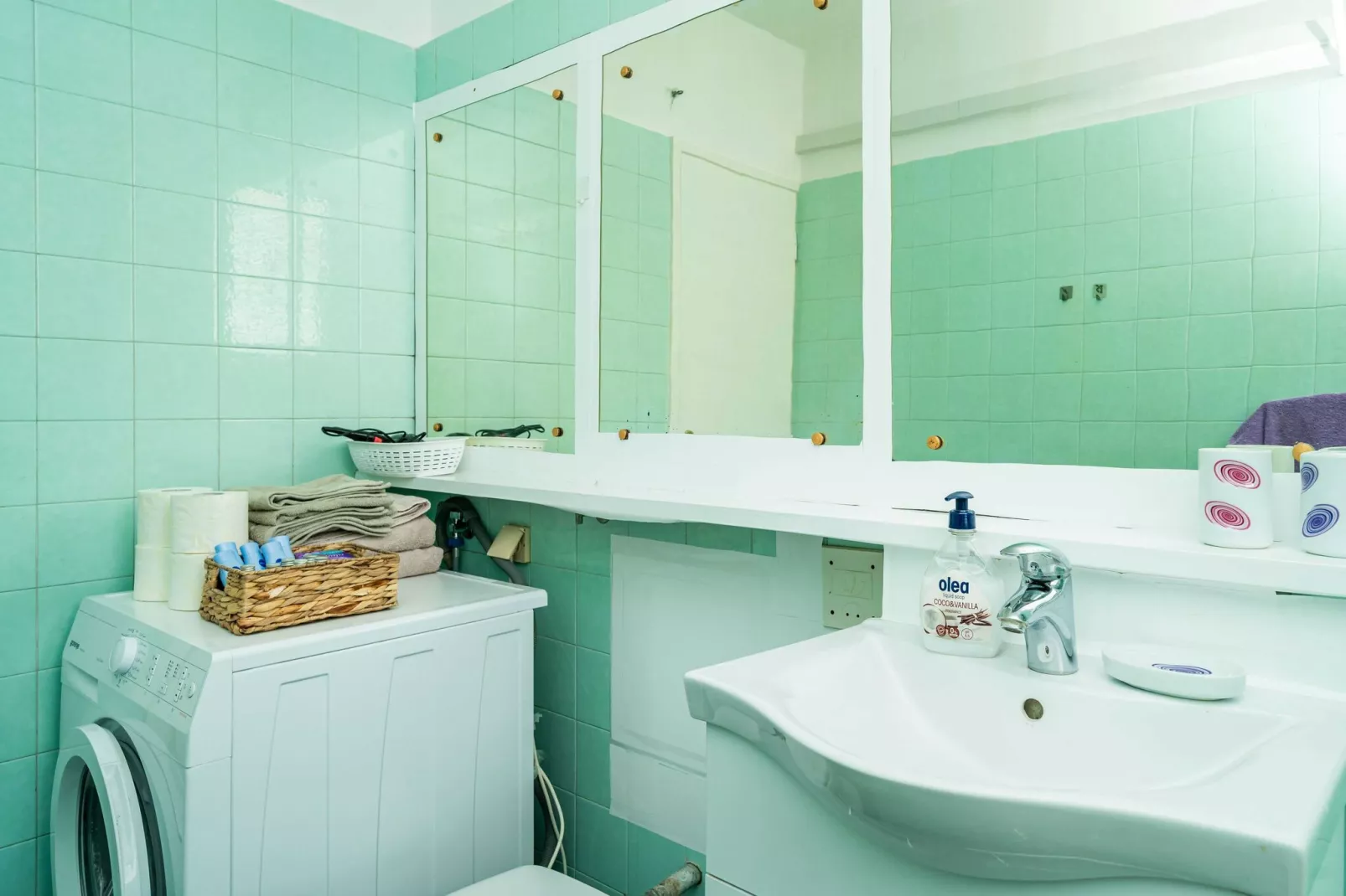 Apartment Klaudia - Two Bedroom Apartment with Balcony-Bathroom
