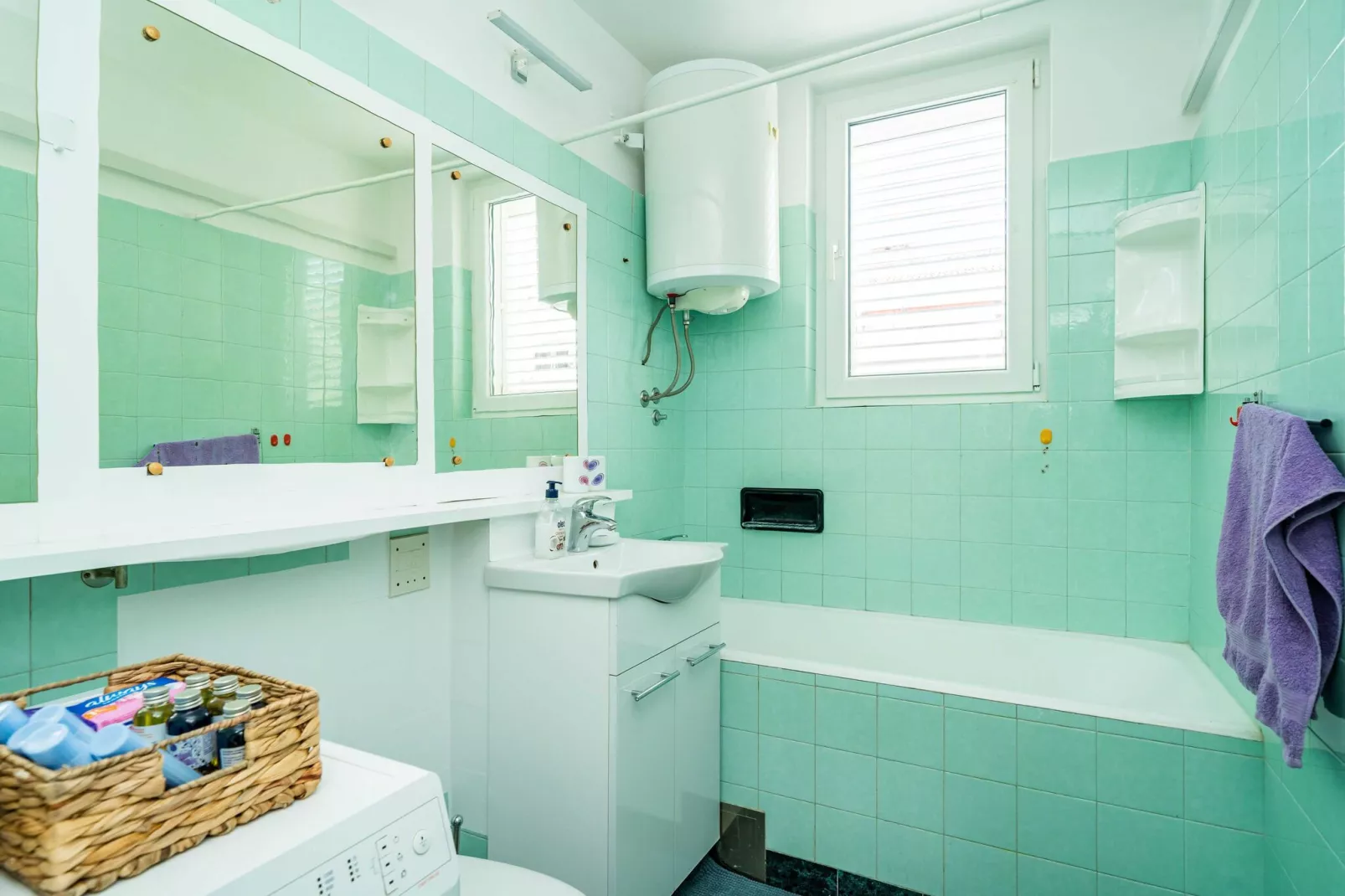 Apartment Klaudia - Two Bedroom Apartment with Balcony-Bathroom